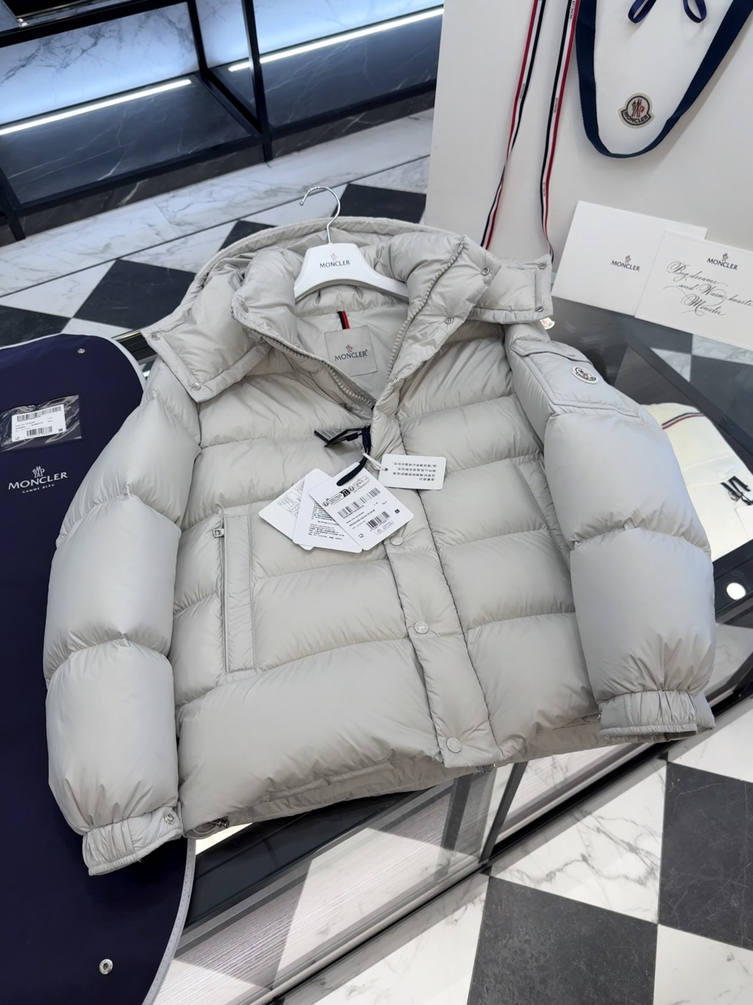 Moncler Down Jacket M-l