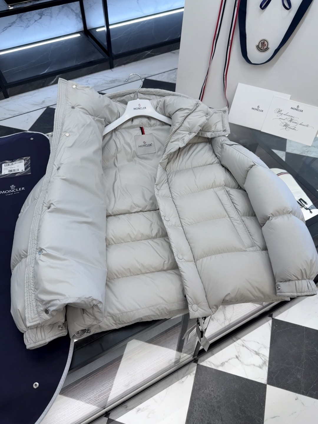 Moncler Down Jacket M-l