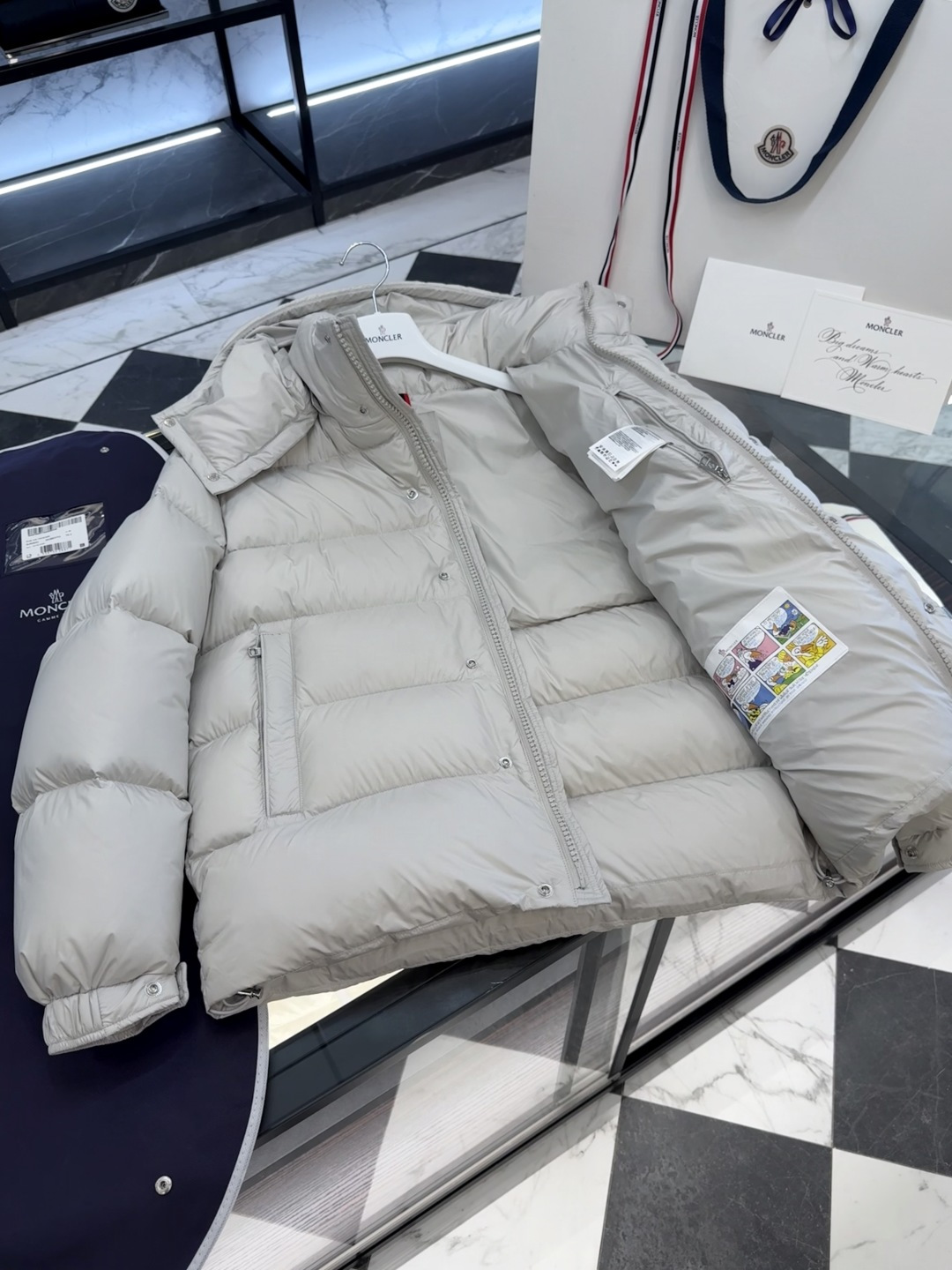 Moncler Down Jacket M-l