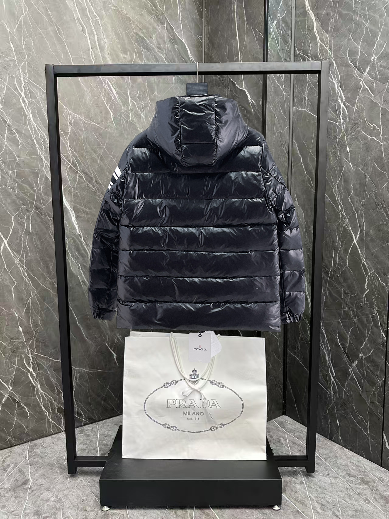 Moncler Down Jacket S-m-l-xl