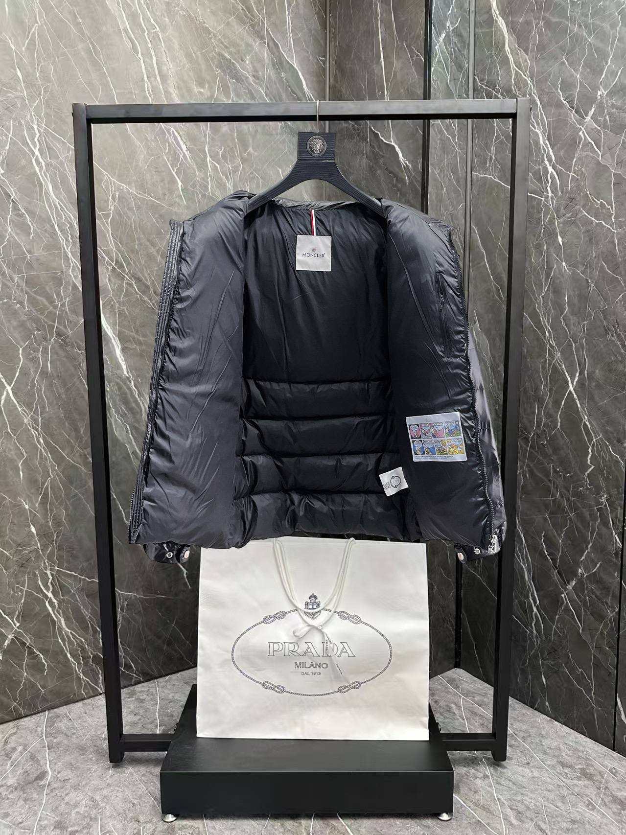 Moncler Down Jacket S-m-l-xl