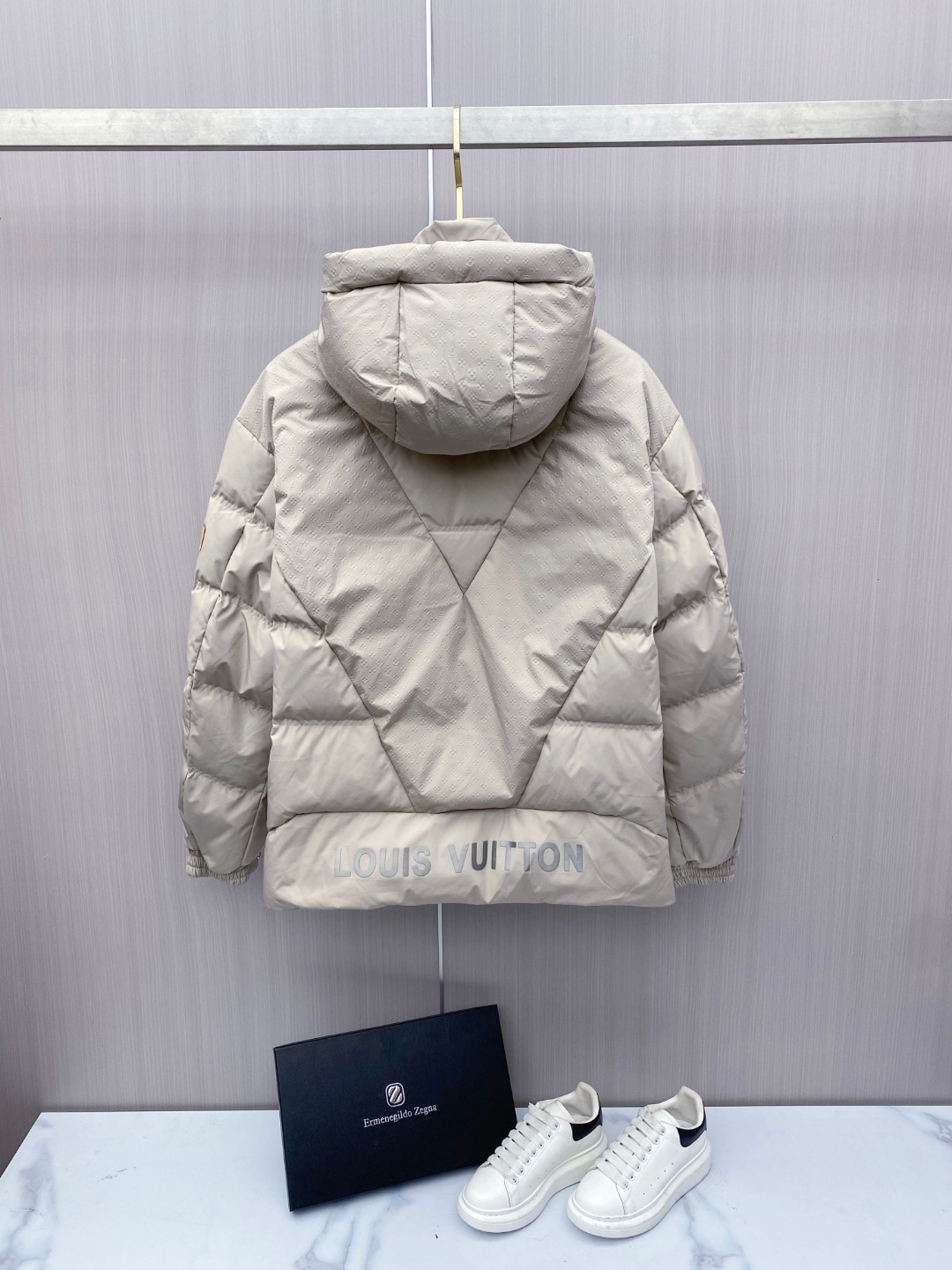 Louis Vuitton Down Jacket Black Hooded S-l