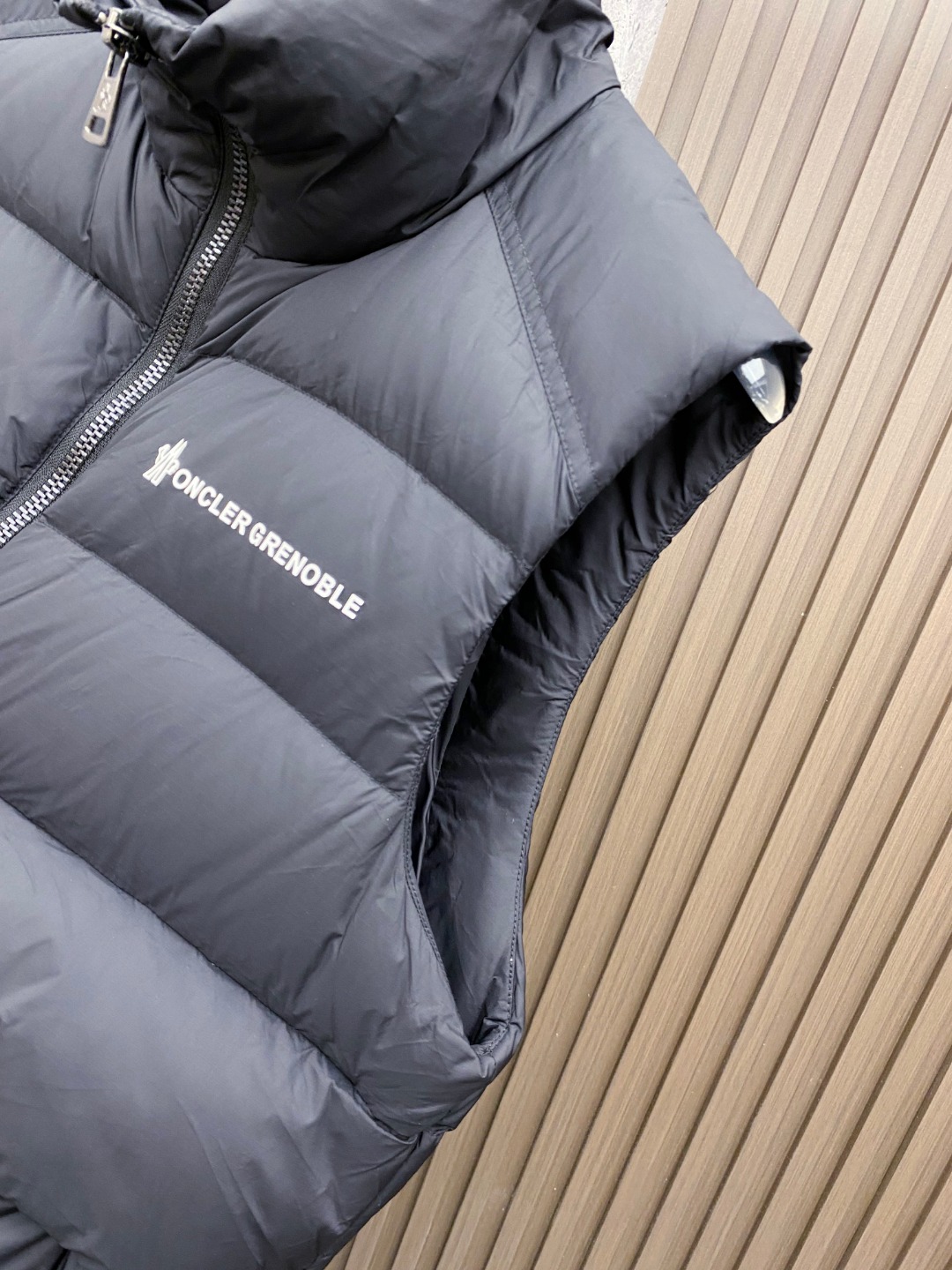 Moncler Down Vest White Duck Down Black M-l
