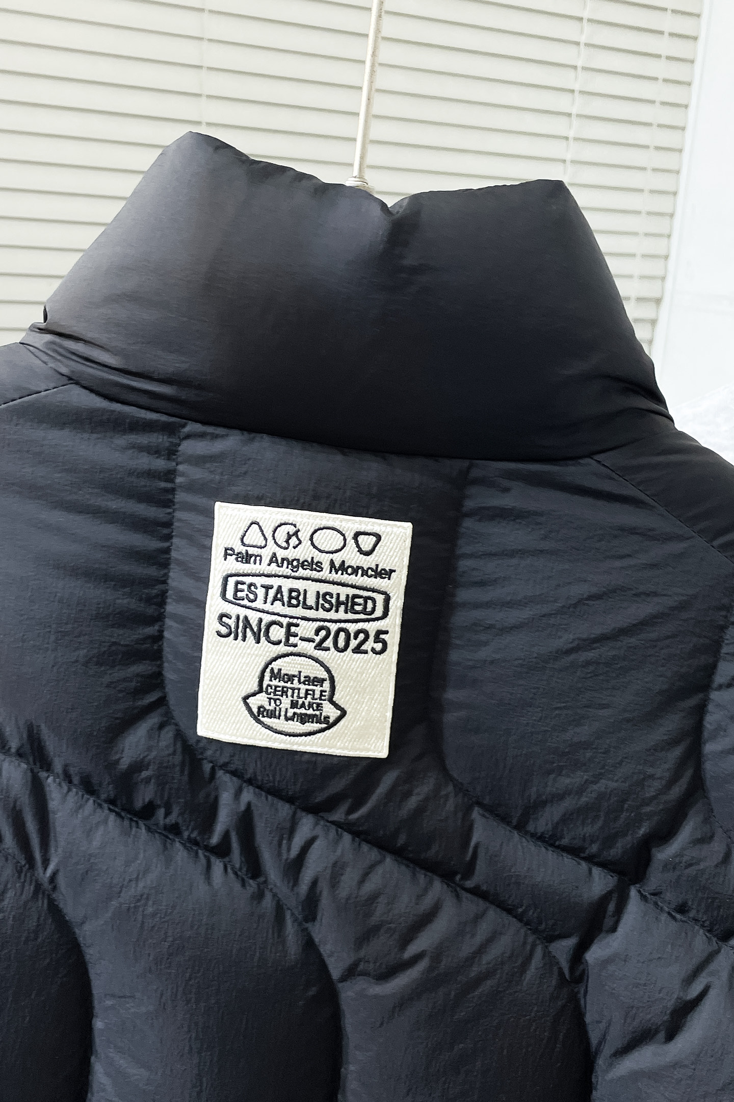 Moncler Down Jacket Black M-l-xl