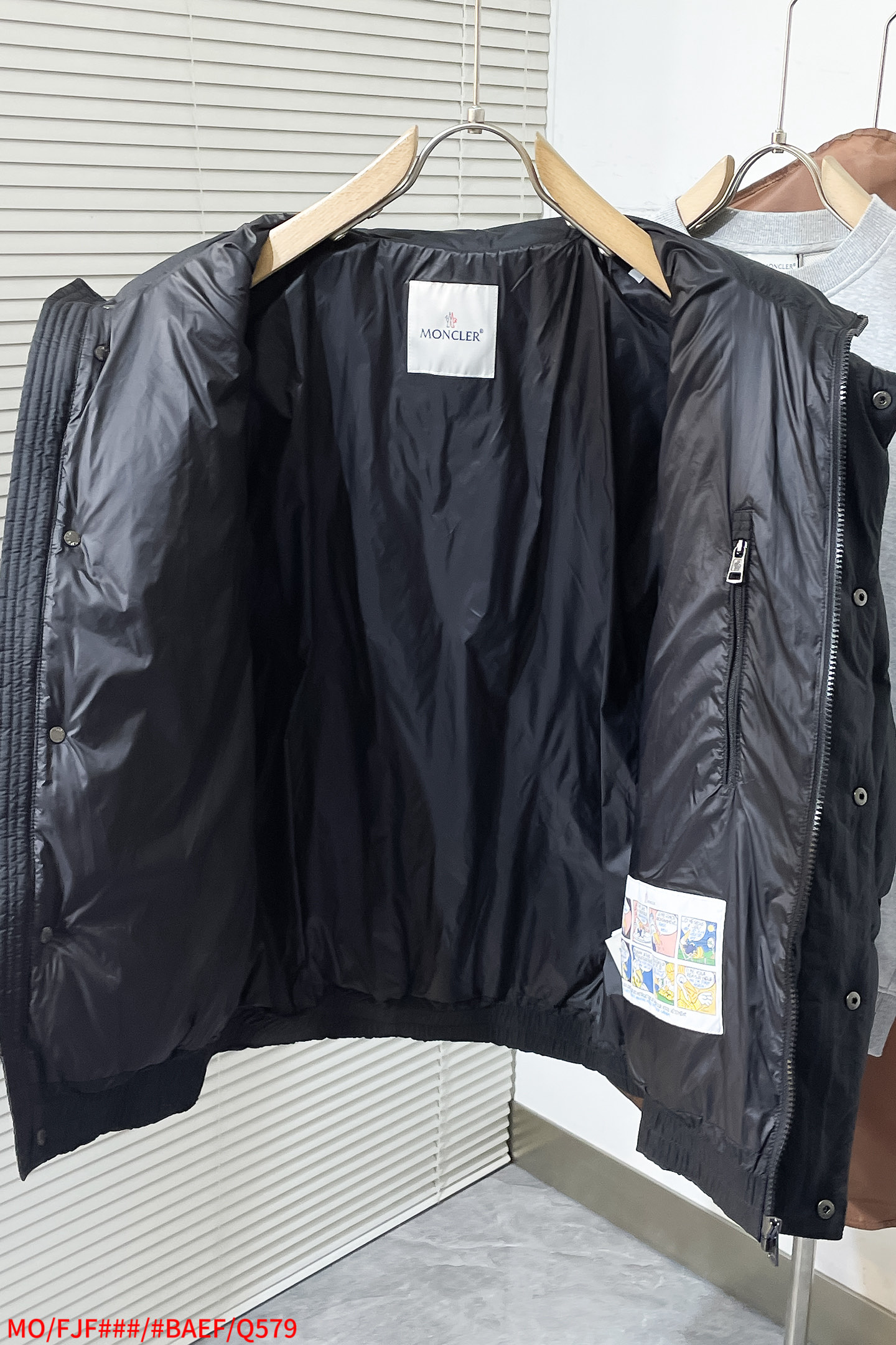 Moncler Down Jacket Black M-l-xl