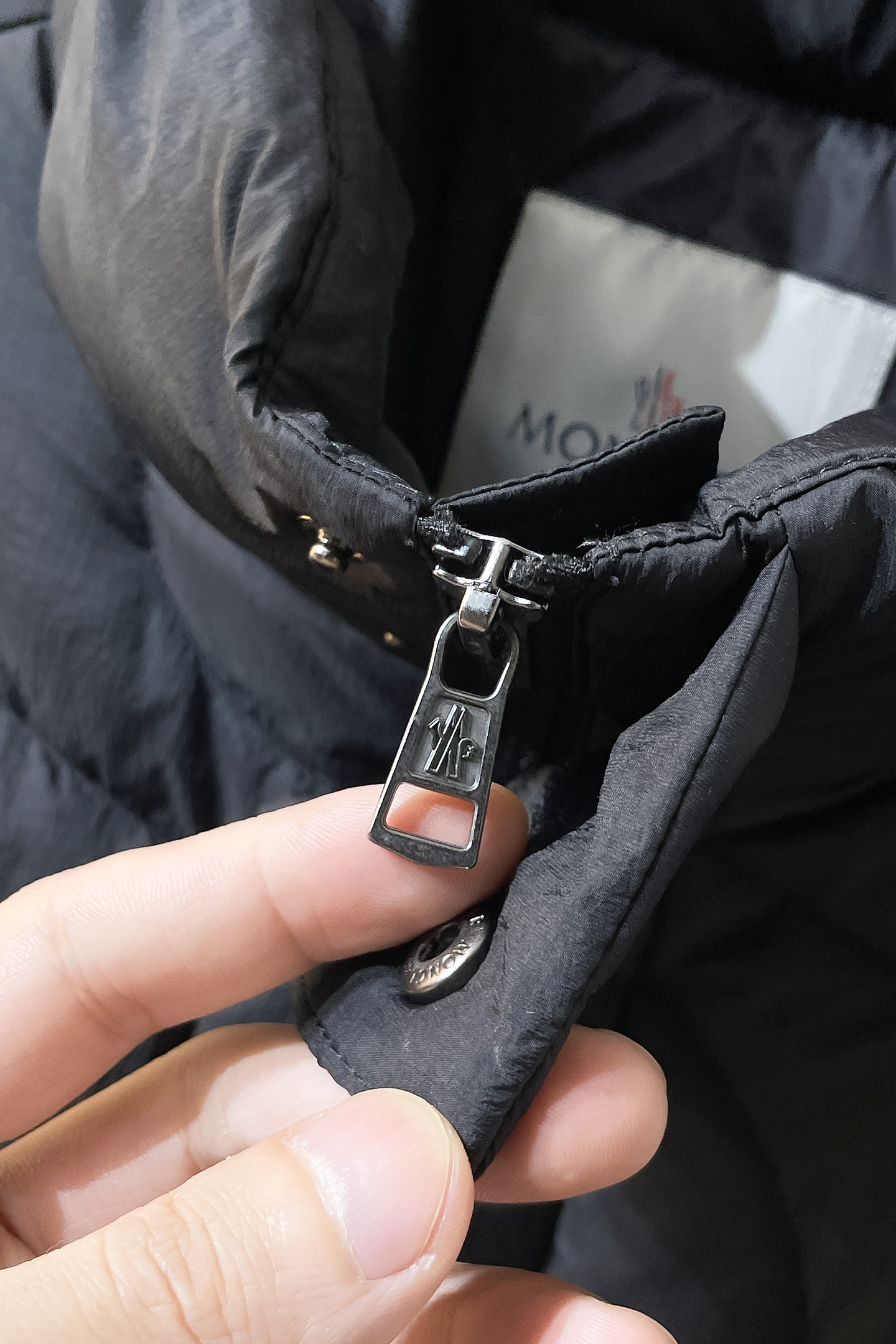 Moncler Down Jacket Black M-l-xl