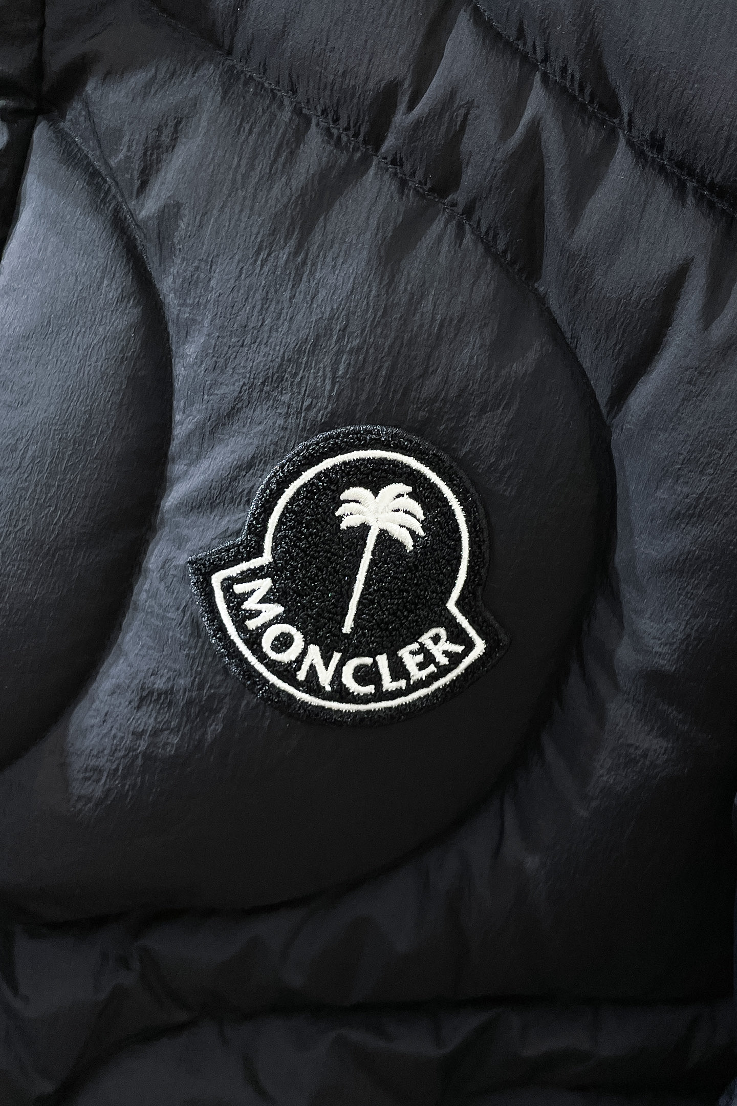 Moncler Down Jacket Black M-l-xl