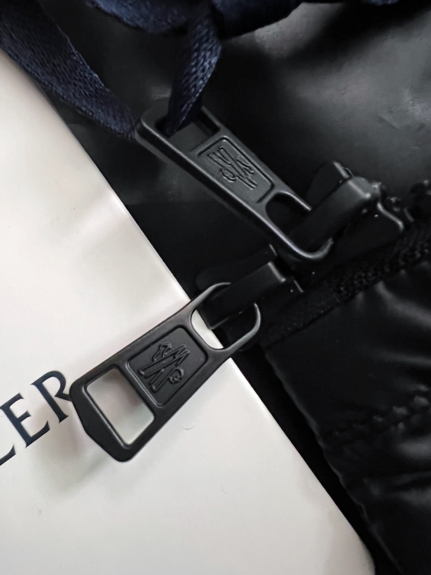 Moncler Down Jacket White Duck Down M