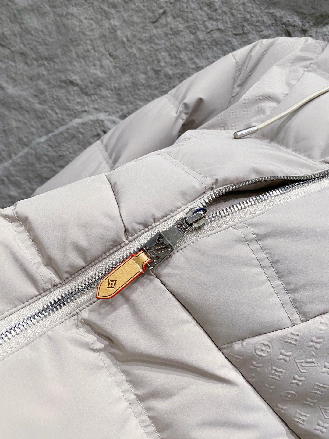 Louis Vuitton Down Jacket Black Hooded S-l