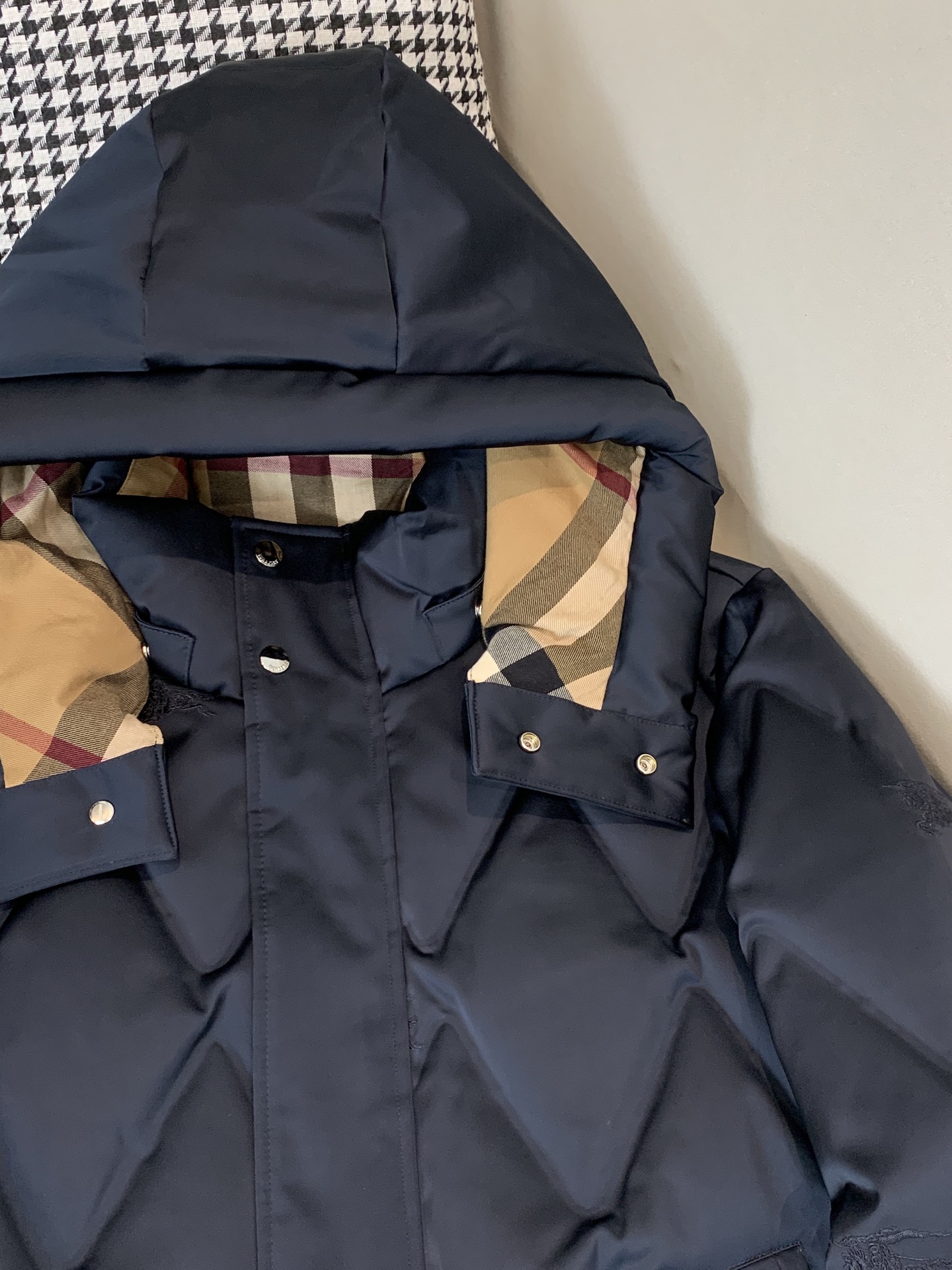 Burberry Down Jacket White Duck Down Black Hooded S