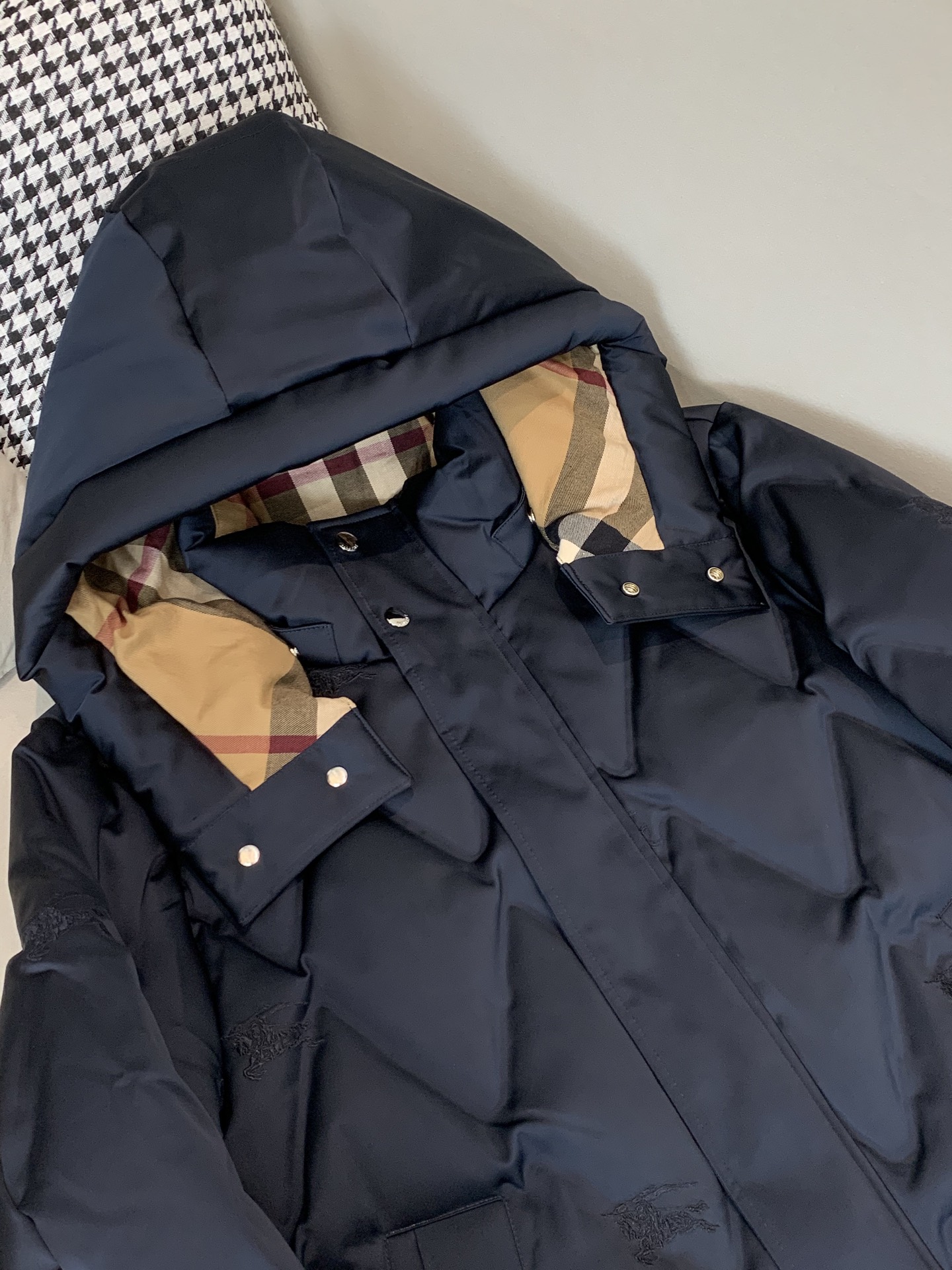 Burberry Down Jacket White Duck Down Black Hooded S