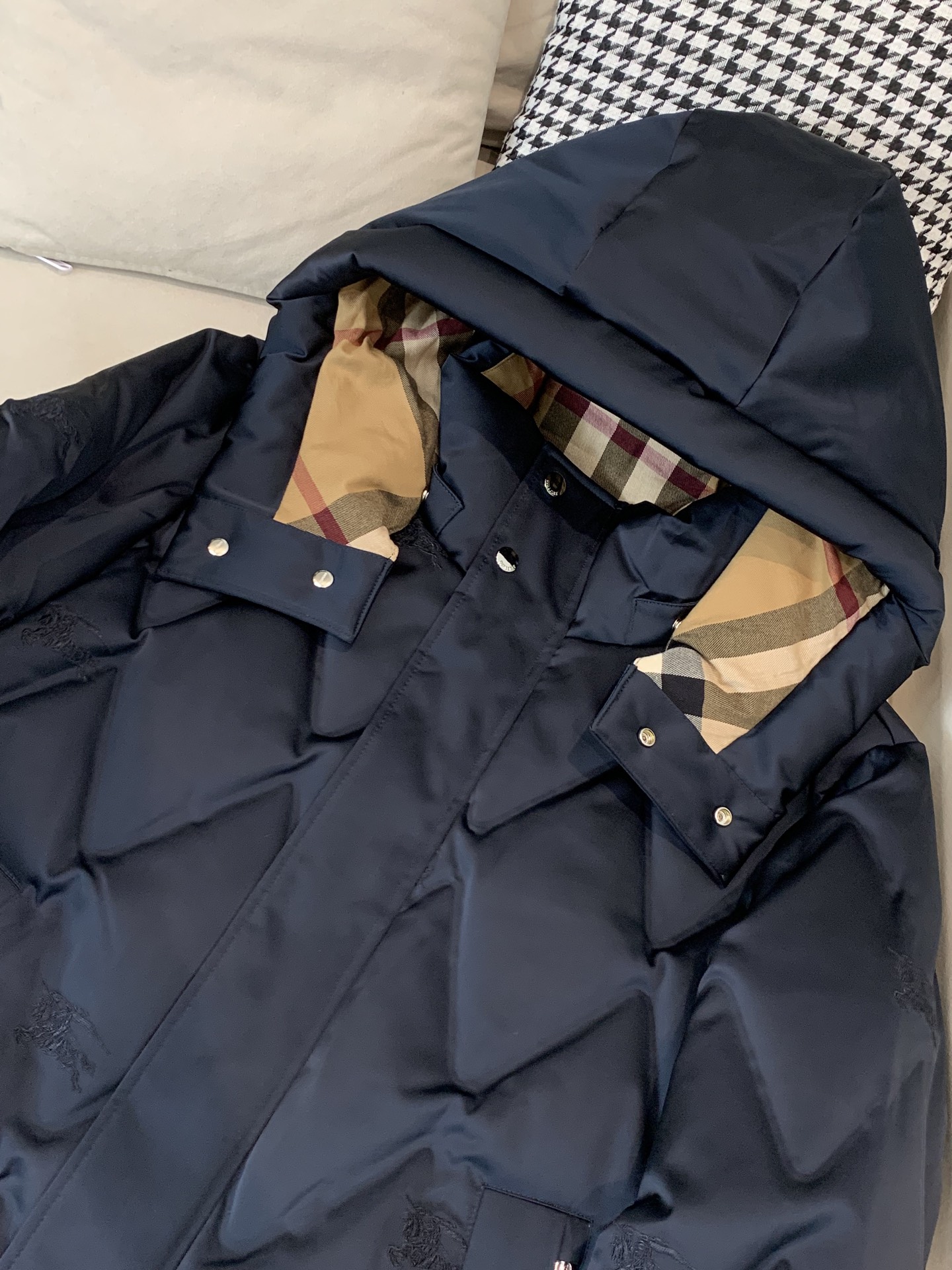 Burberry Down Jacket White Duck Down Black Hooded S