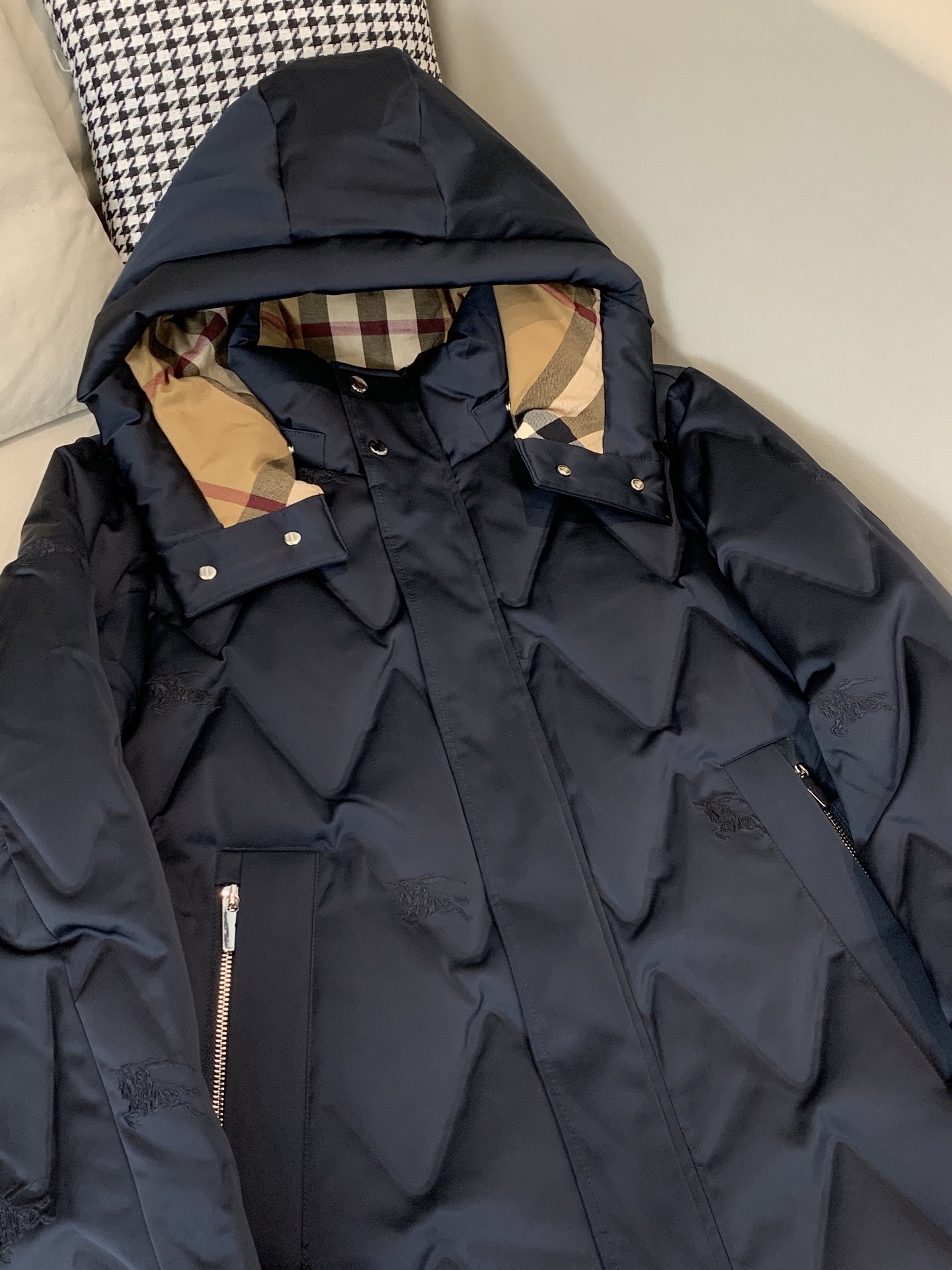 Burberry Down Jacket White Duck Down Black Hooded S