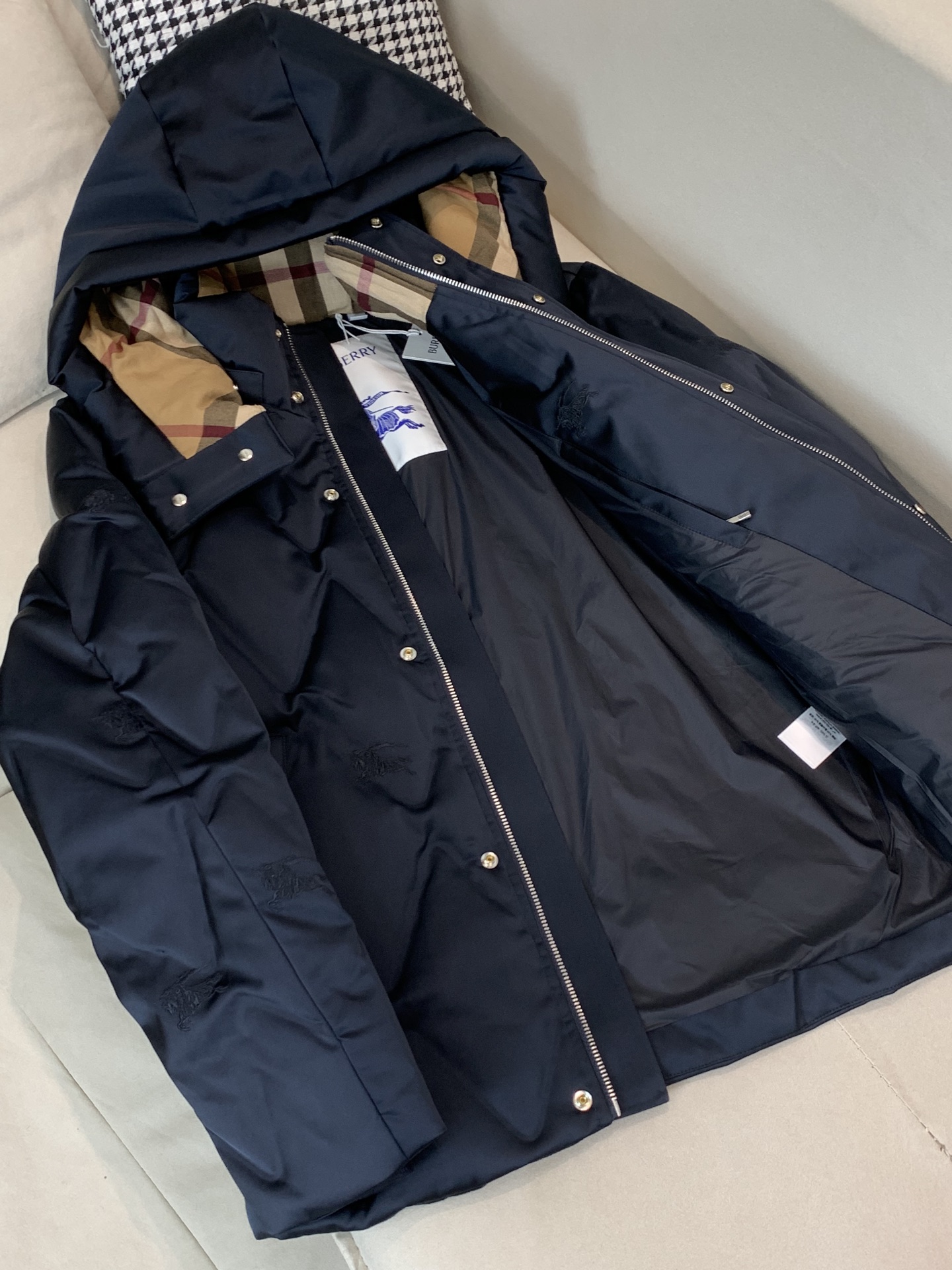 Burberry Down Jacket White Duck Down Black Hooded S