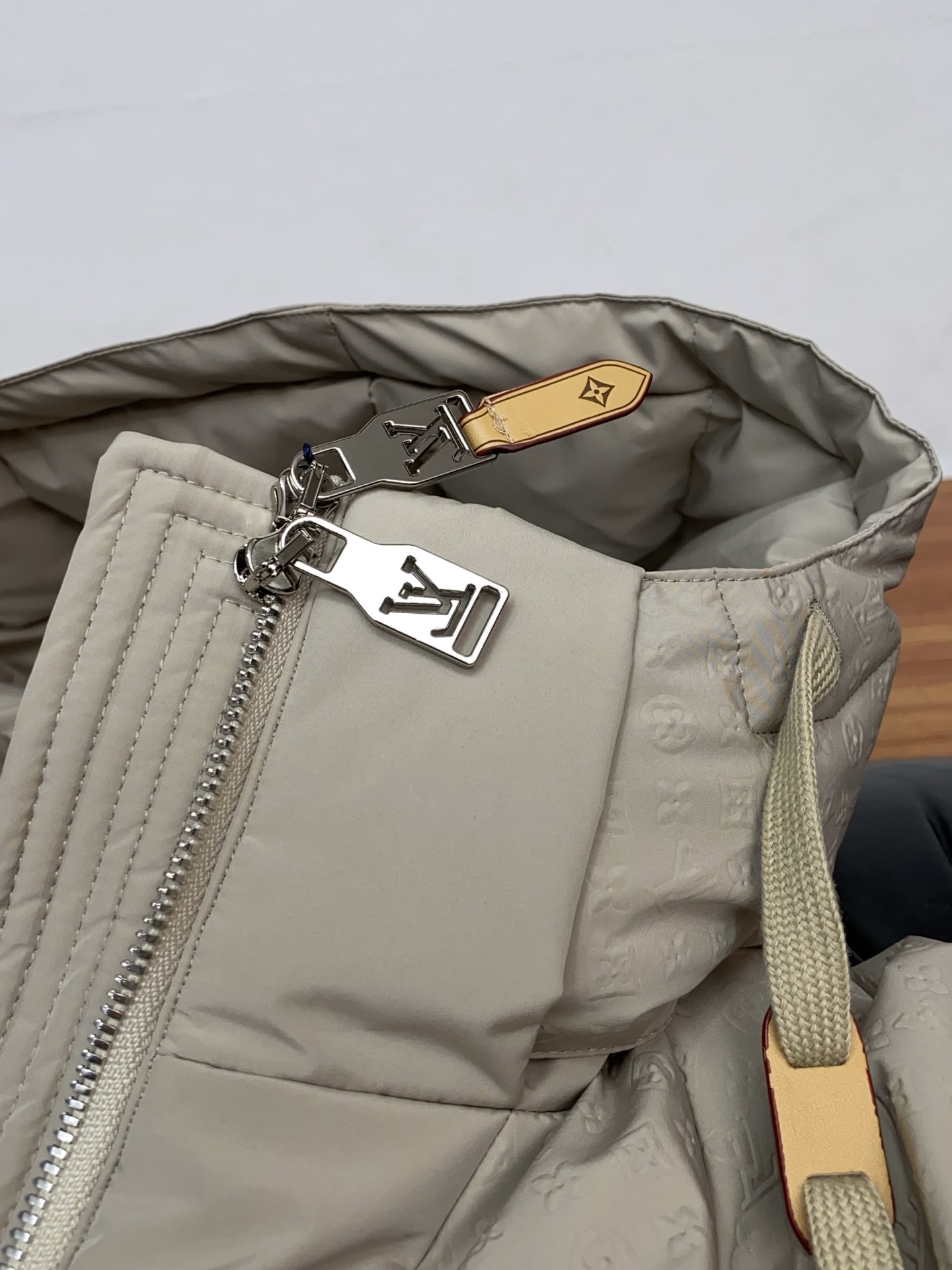 Louis Vuitton Couple Down Jacket White Duck Down M-xl