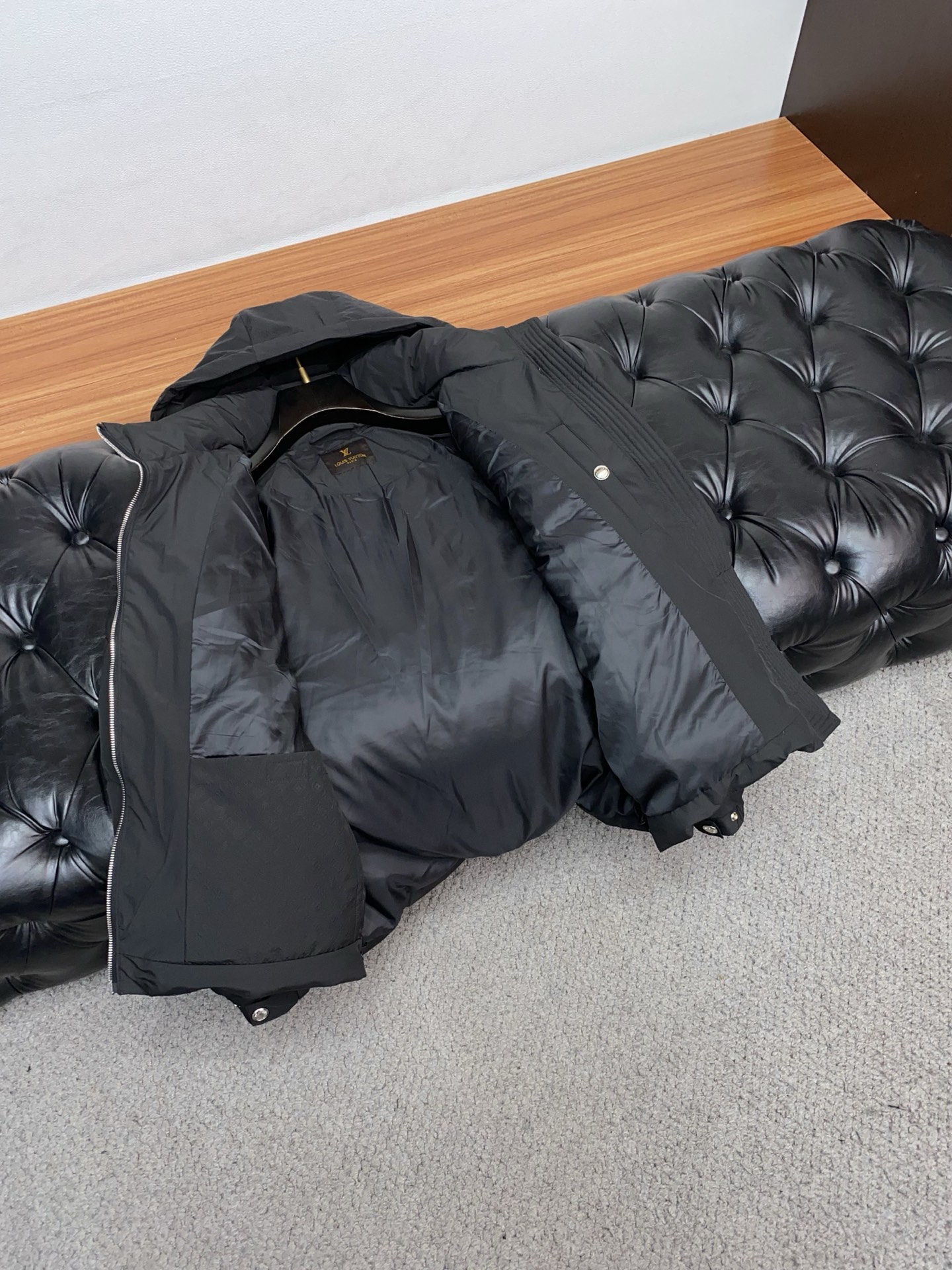Louis Vuitton Couple Down Jacket White Duck Down M-xl