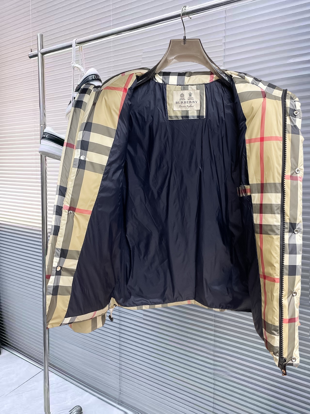 Burberry Down Jacket S-m-l-xl