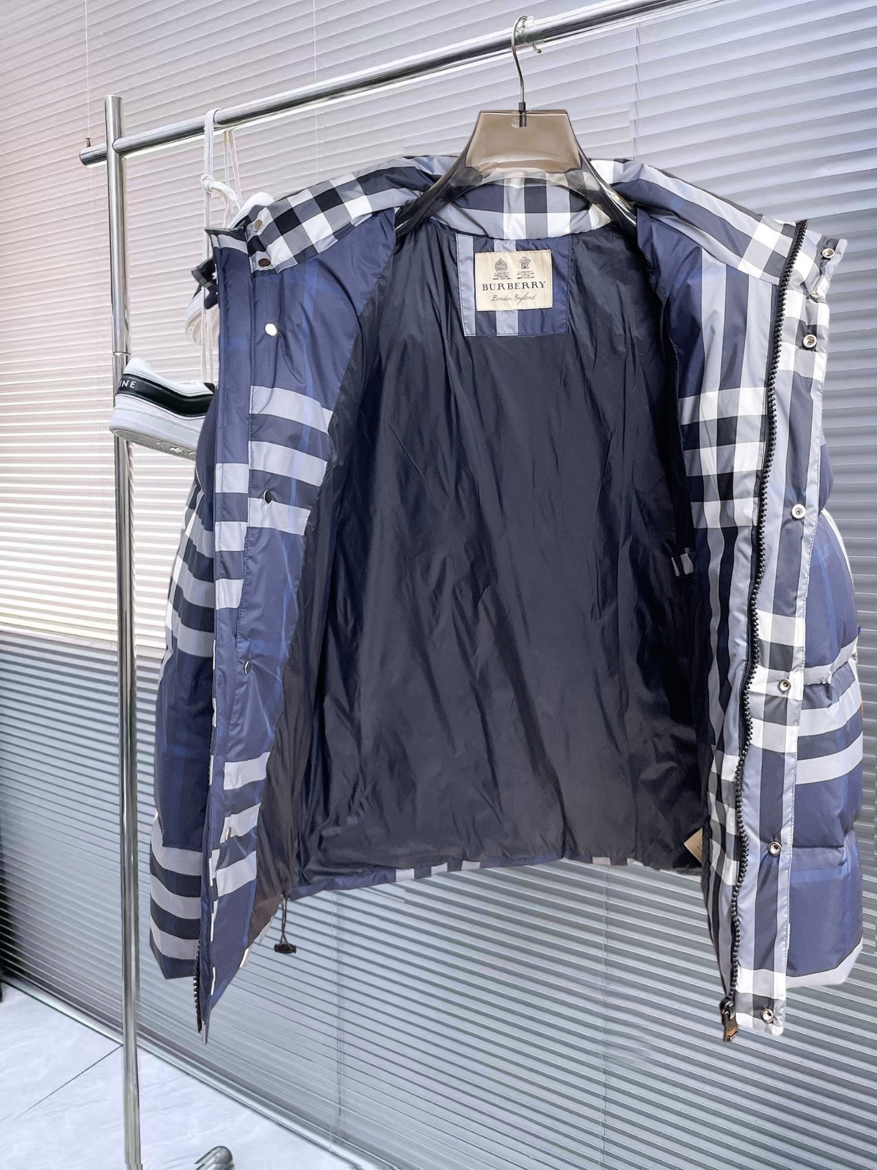 Burberry Down Jacket S-m-l-xl