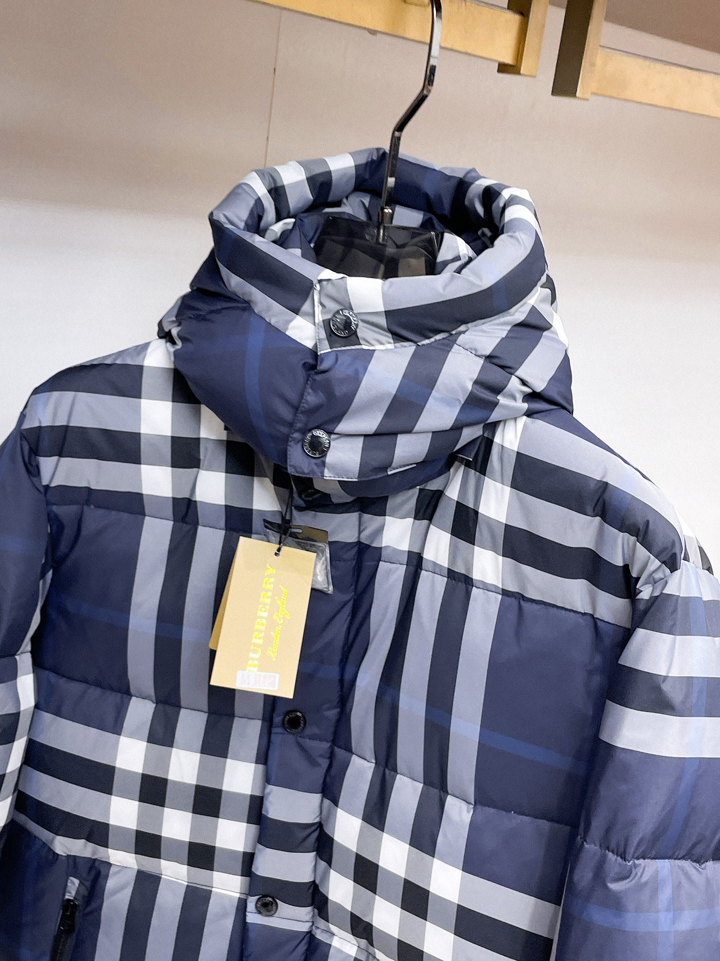 Burberry Down Jacket S-m-l-xl