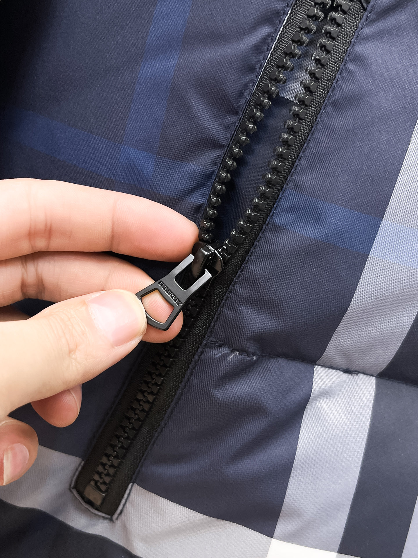 Burberry Down Jacket S-m-l-xl