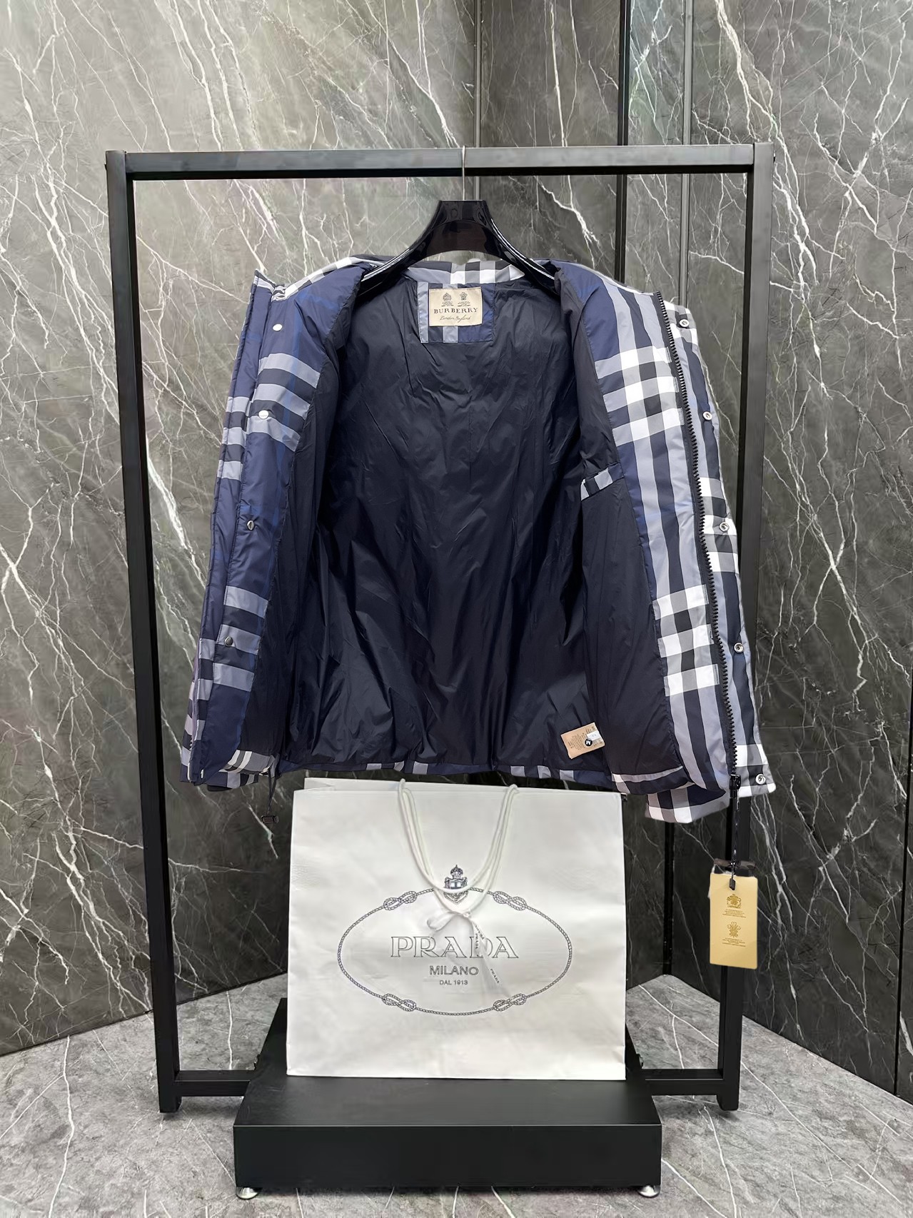 Burberry Down Jacket S-m-l-xl