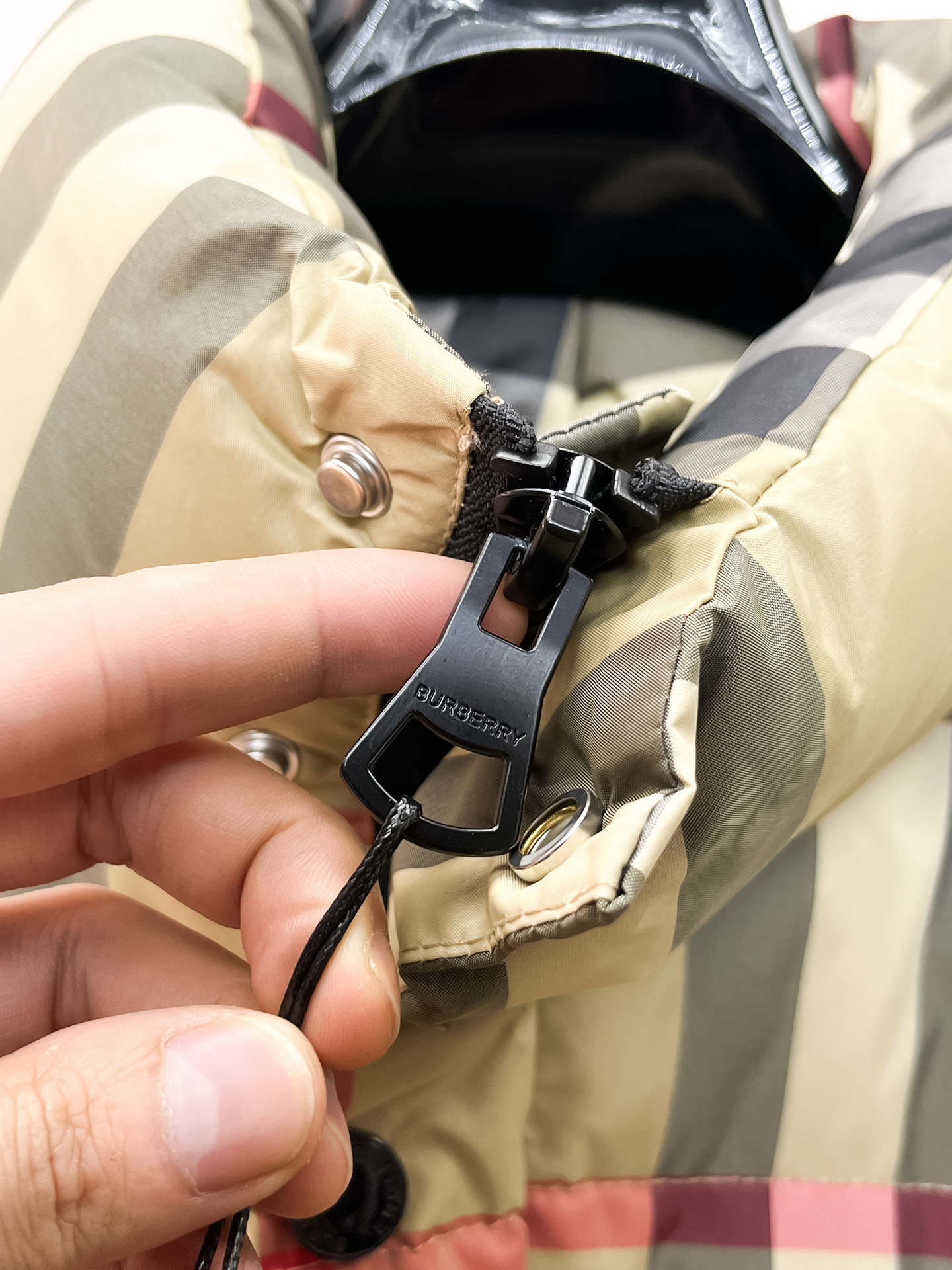 Burberry Down Jacket S-m-l-xl