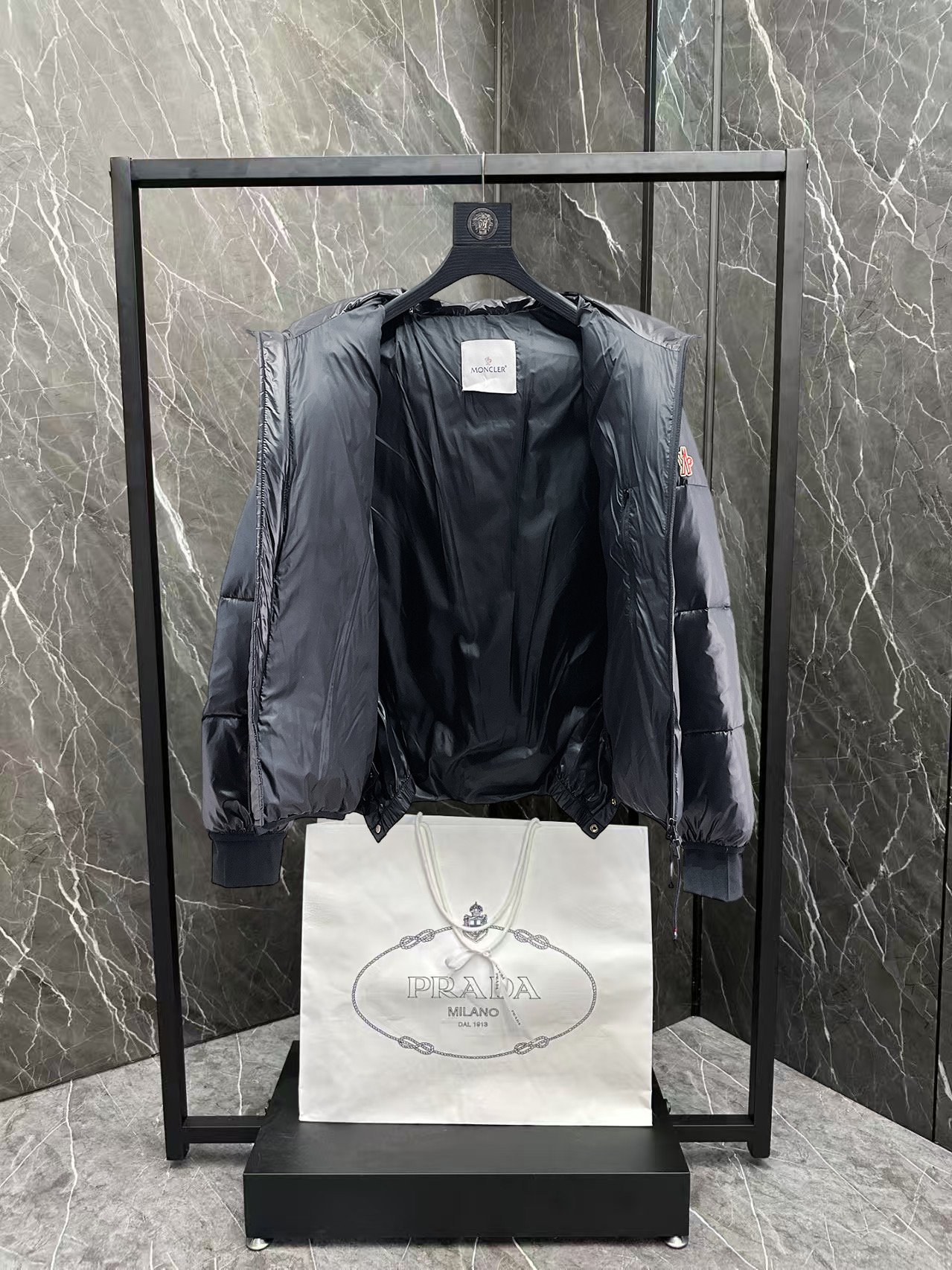 Moncler Down Jacket S-m-l-xl