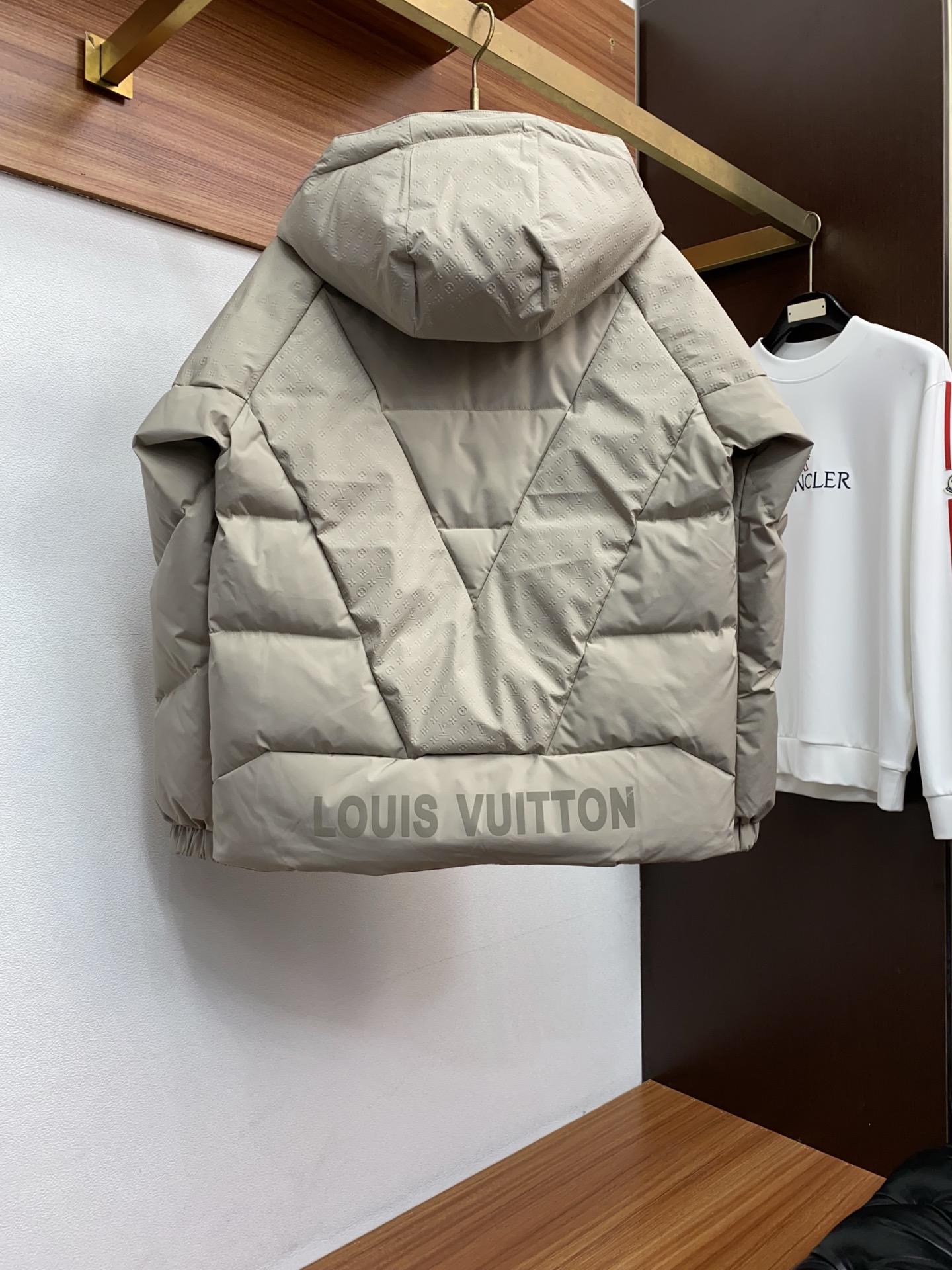Louis Vuitton Couple Down Jacket White Duck Down M-xl