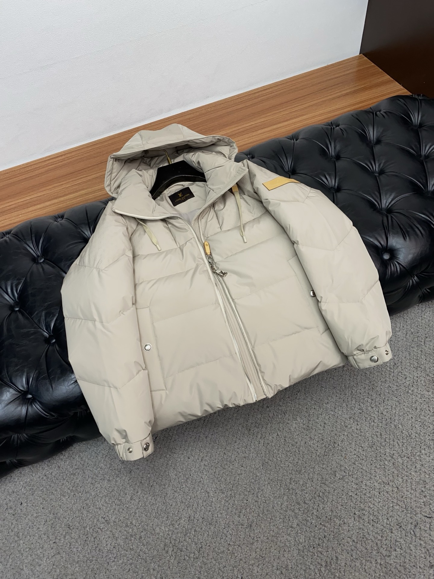 Louis Vuitton Couple Down Jacket White Duck Down M-xl