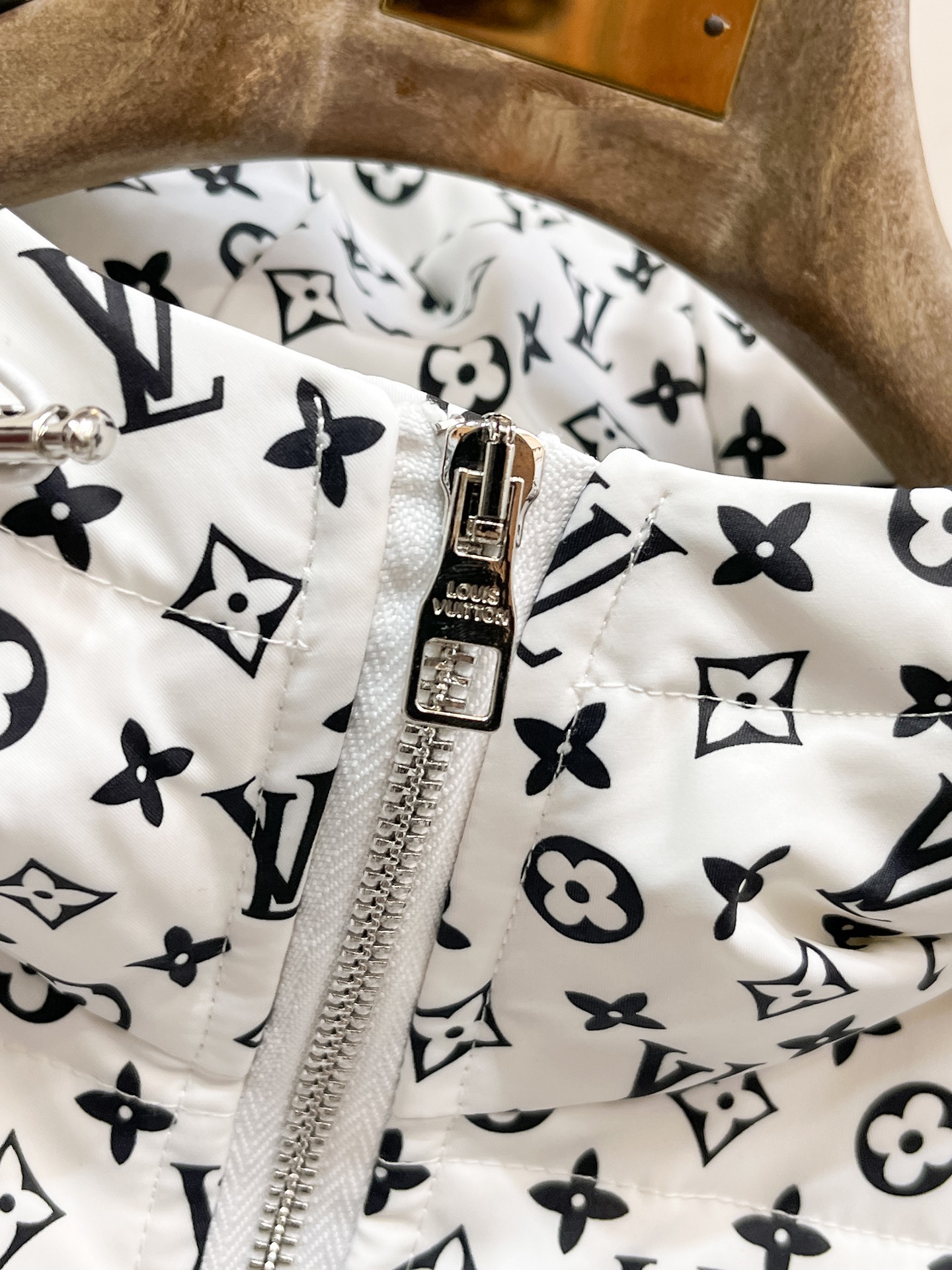 Louis Vuitton Down Jacket S-m-l-xl