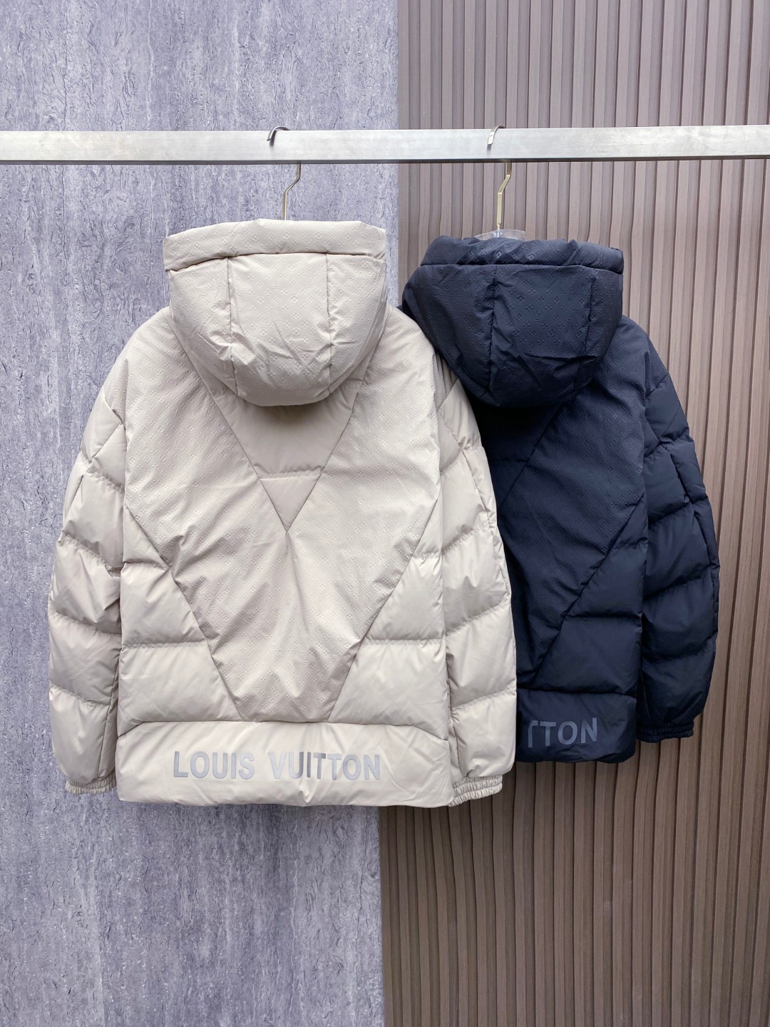 Louis Vuitton Down Jacket Black Hooded S-l