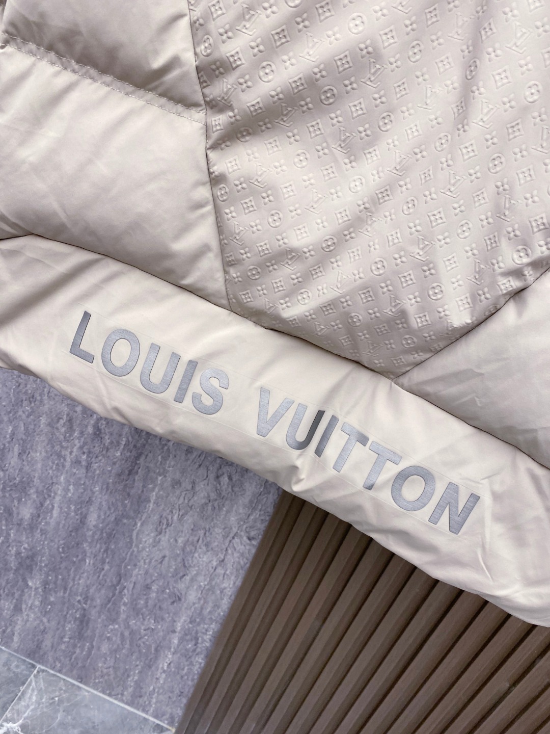 Louis Vuitton Down Jacket Black Hooded S-l