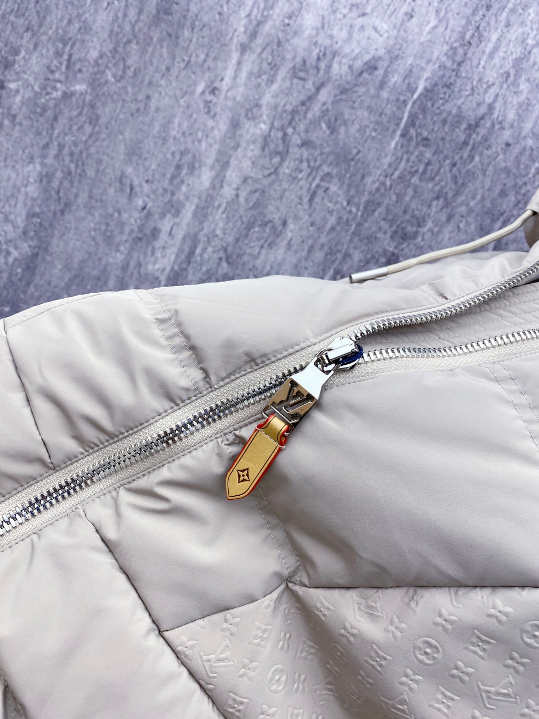 Louis Vuitton Down Jacket Black Hooded S-l