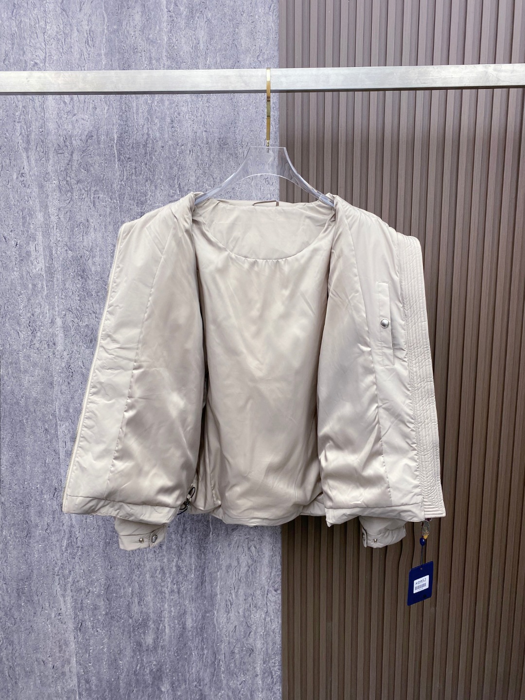 Louis Vuitton Down Jacket Black Hooded S-l