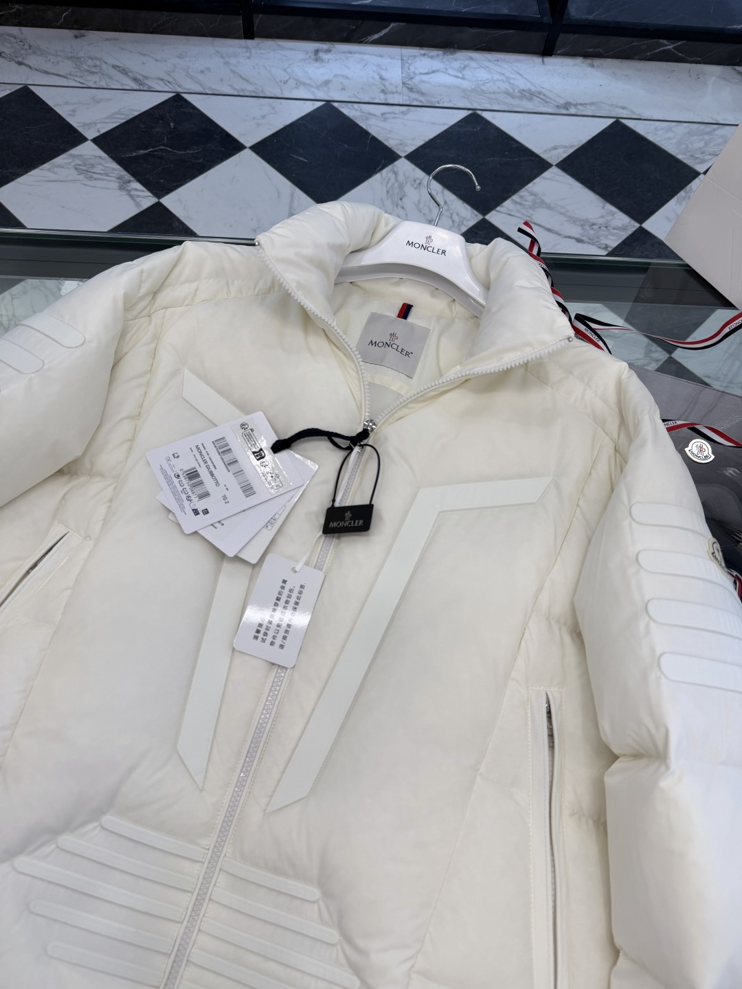 Moncler Down Jacket M-l
