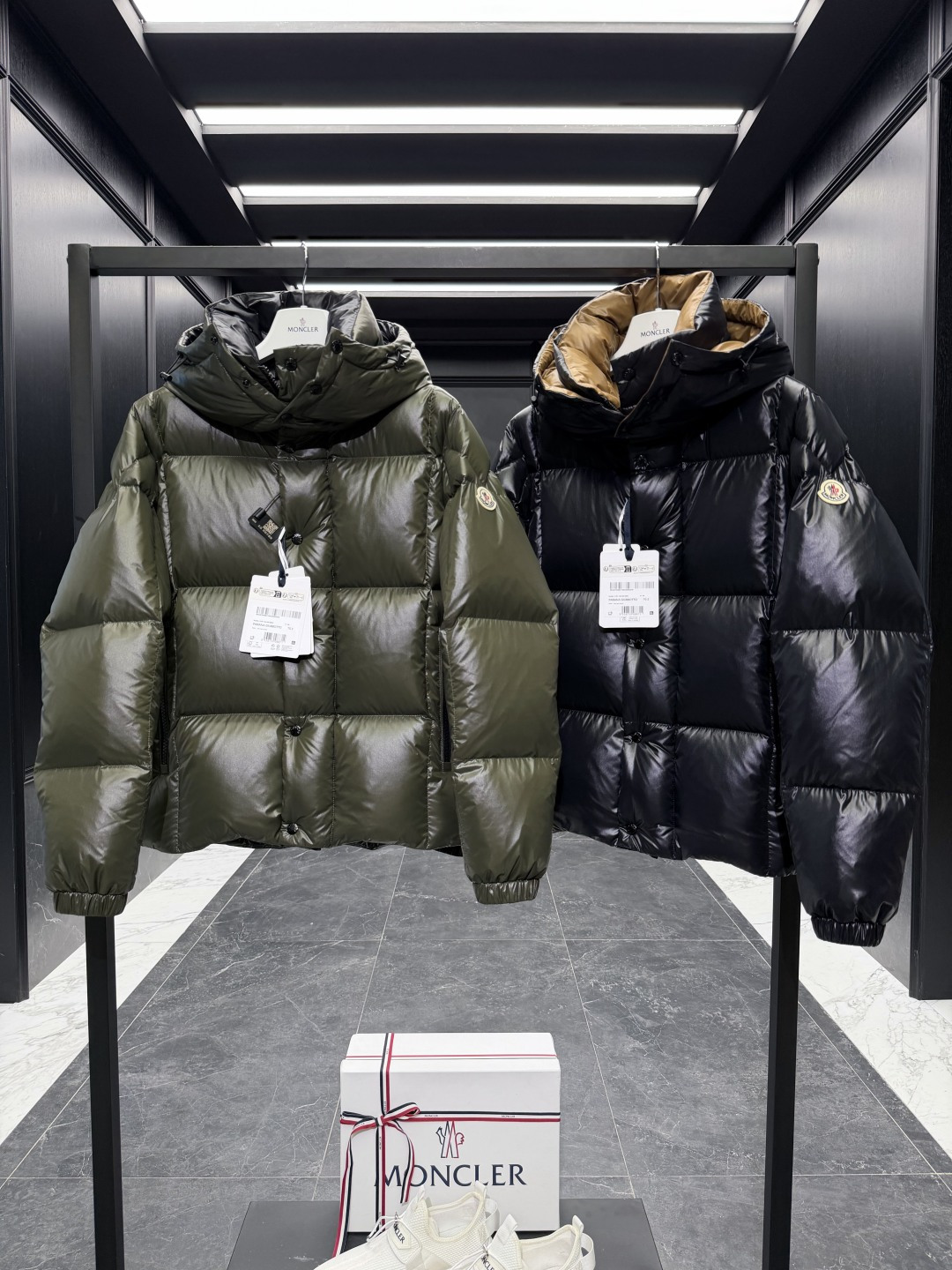 Moncler Jacket Hooded M-l