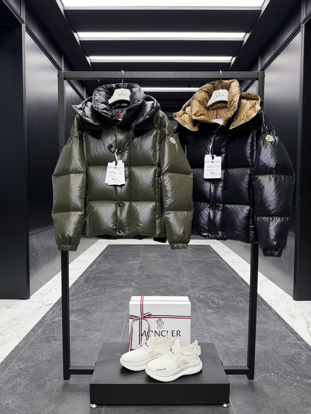 Moncler Jacket Hooded M-l