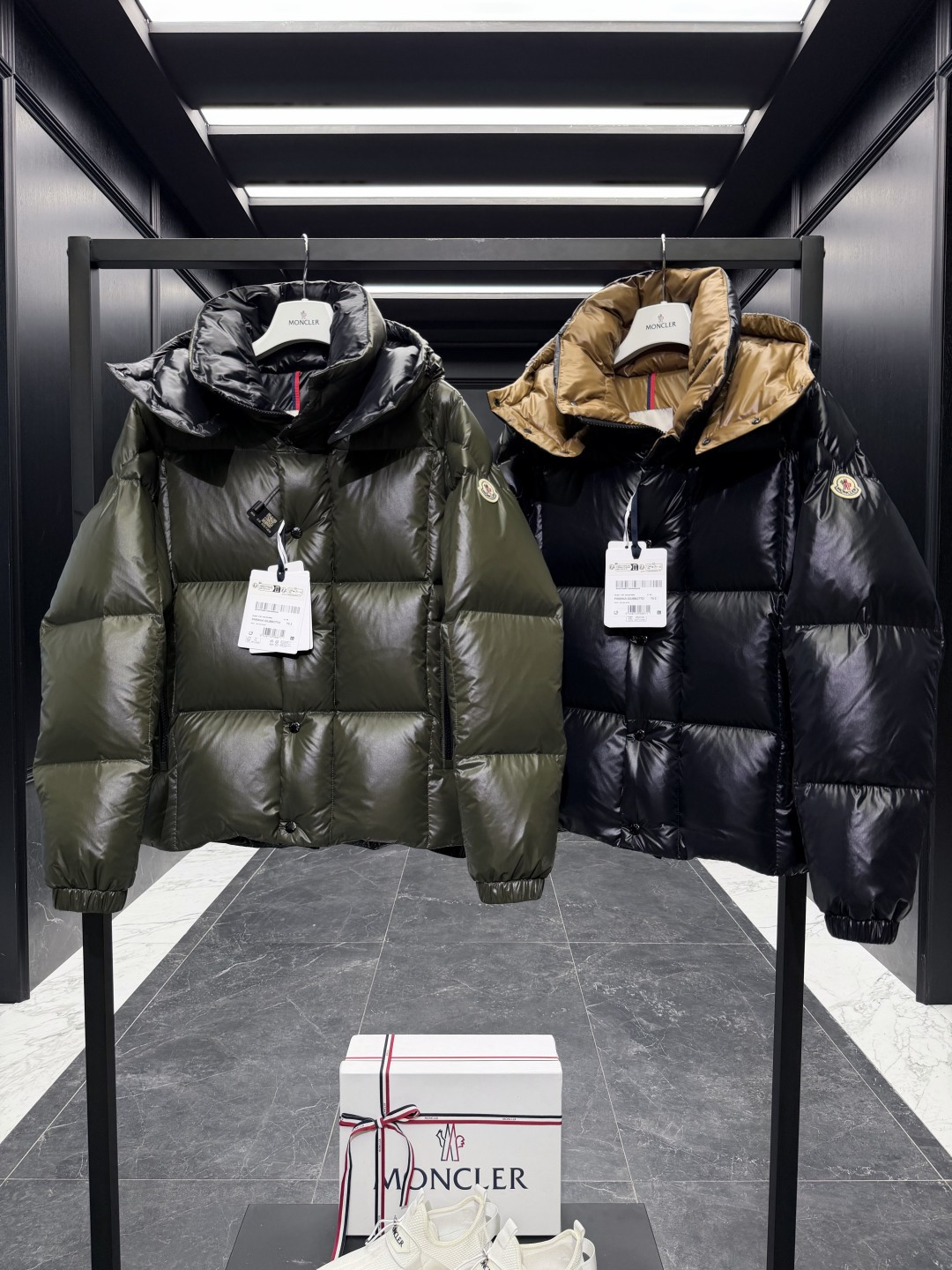 Moncler Jacket Hooded M-l