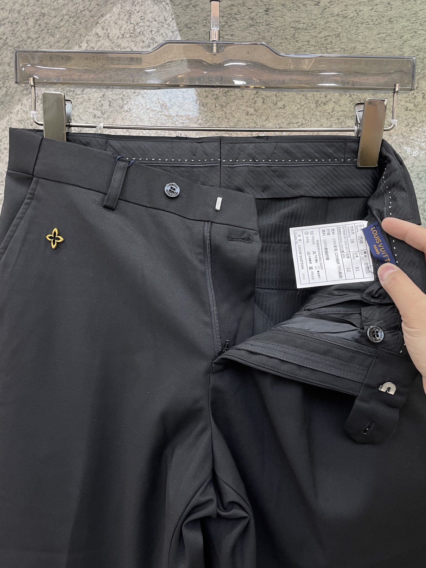 Louis Vuitton Basic Clothing L