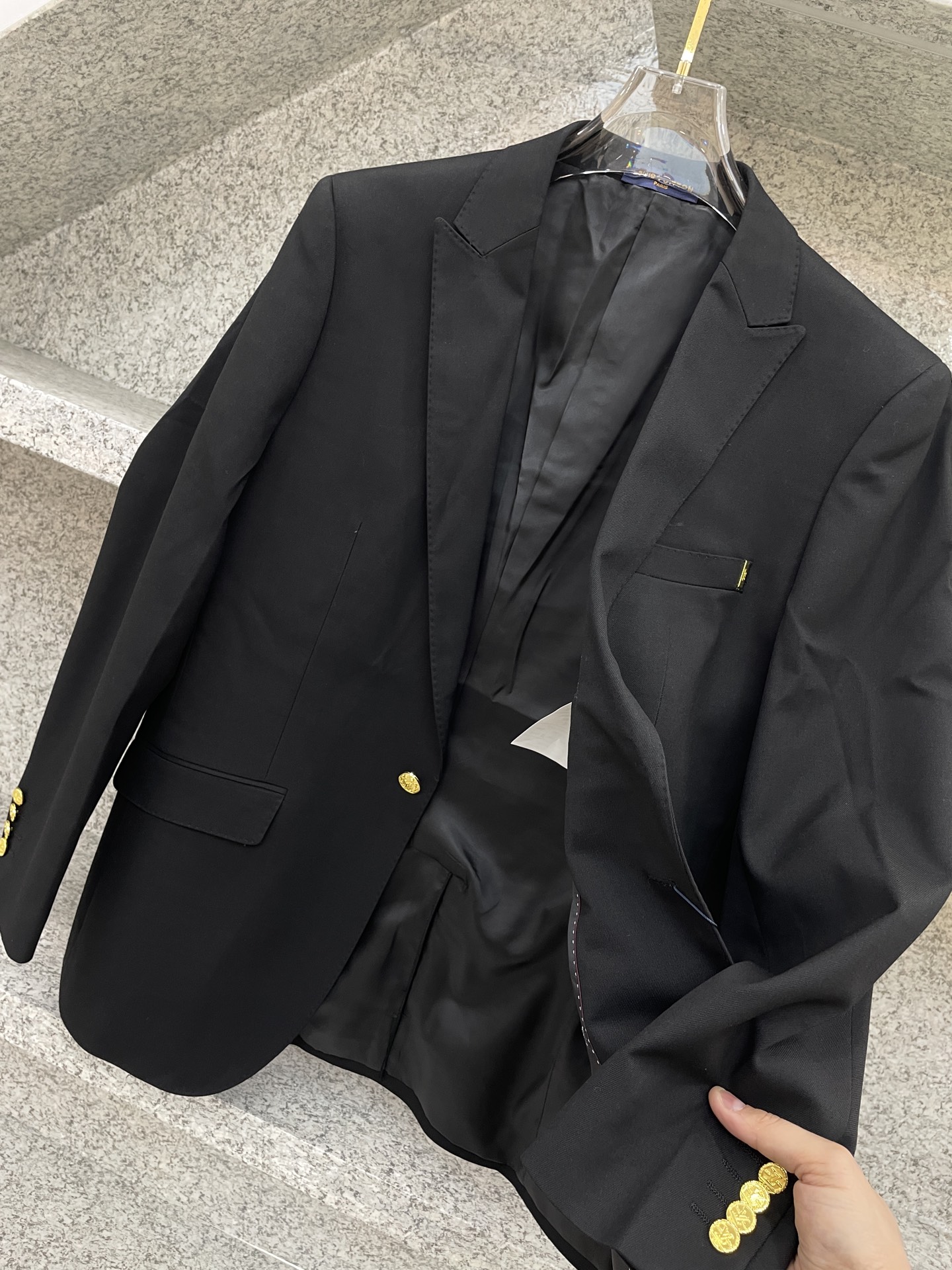 Louis Vuitton Basic Clothing L