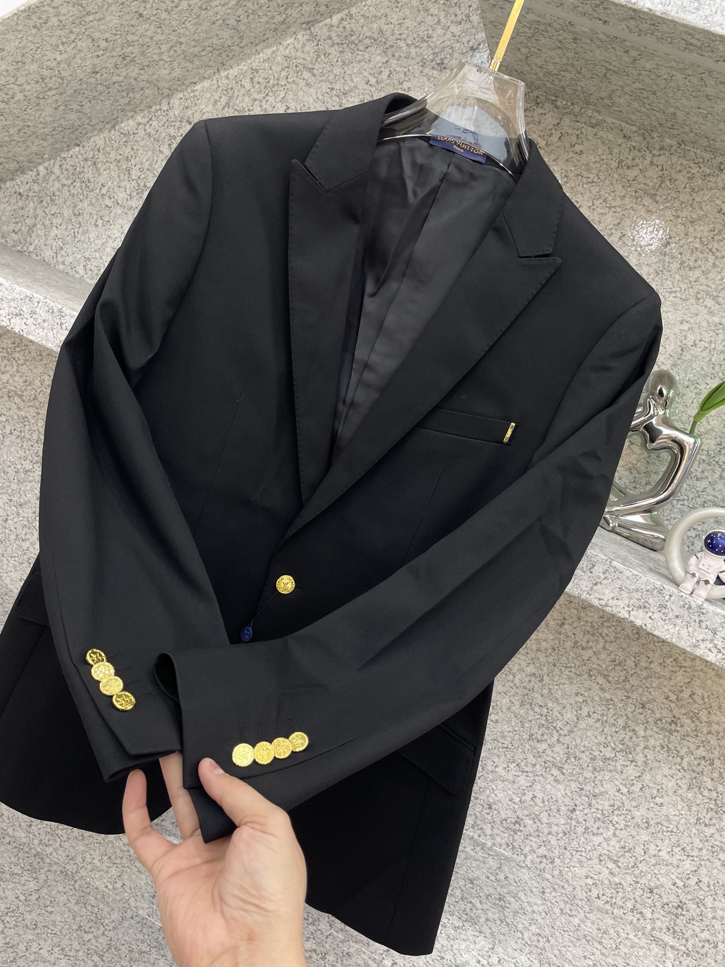 Louis Vuitton Basic Clothing L