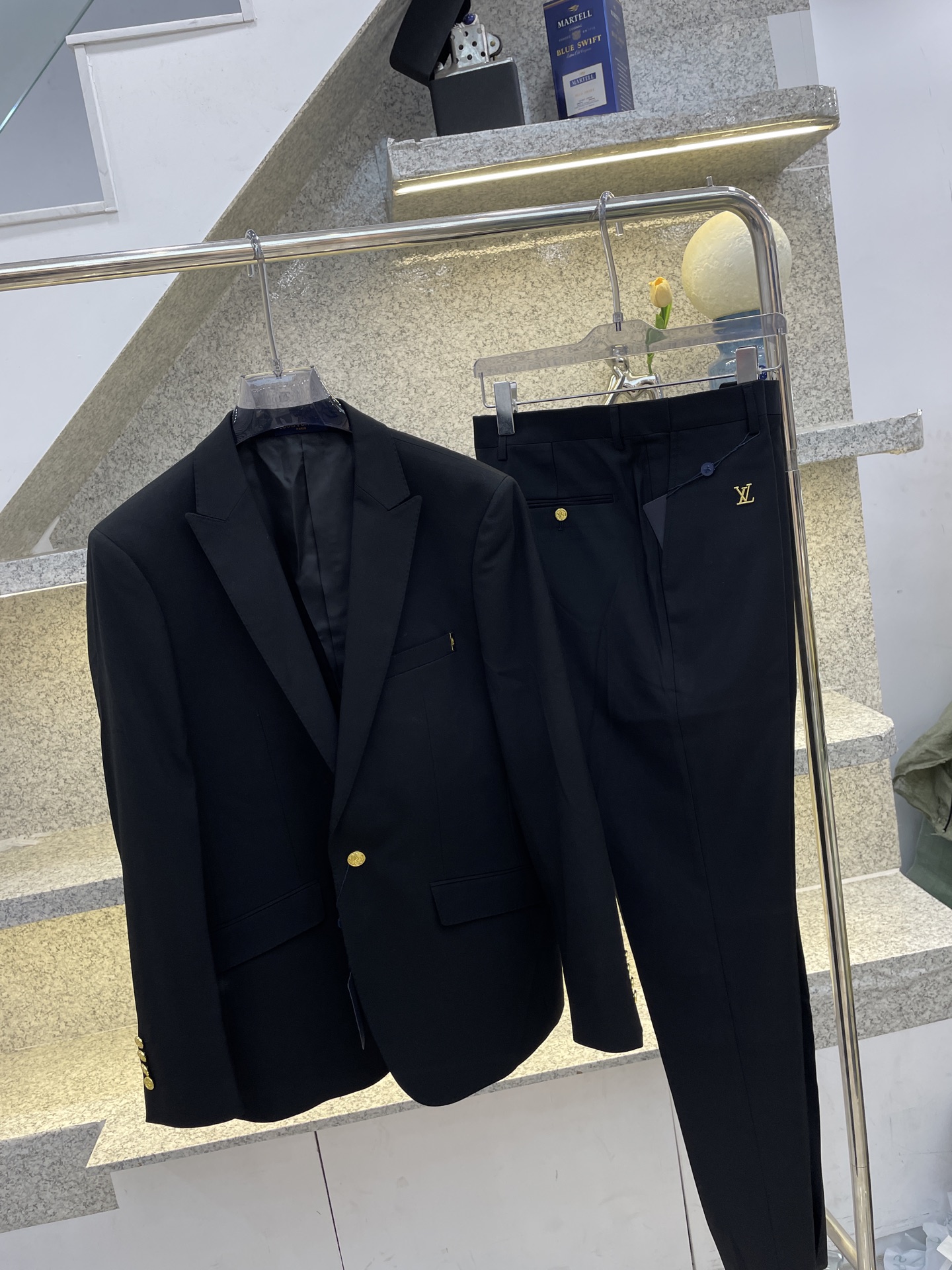 Louis Vuitton Basic Clothing L