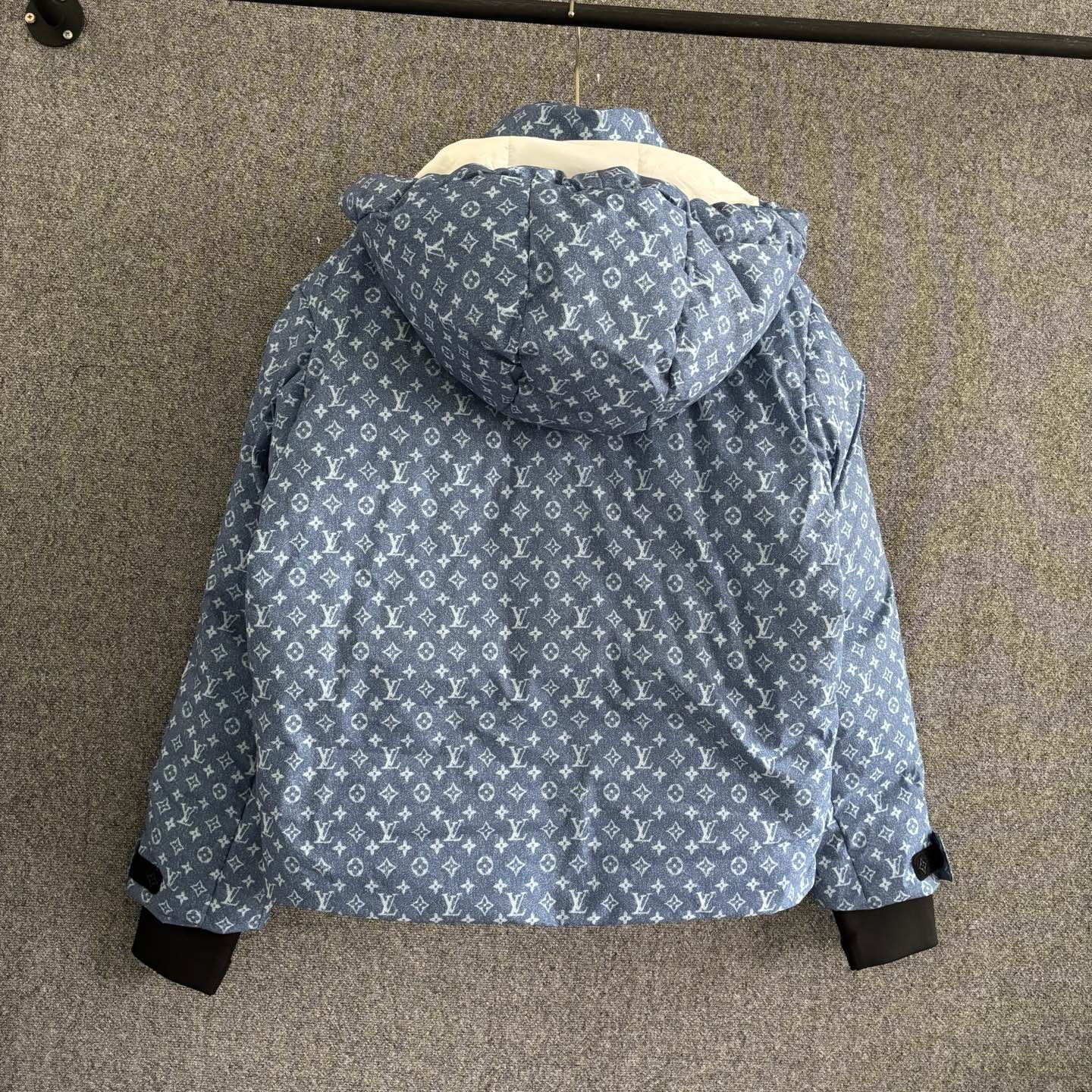Louis Vuitton Female Down Jacket White Duck Down Hooded S-m-l