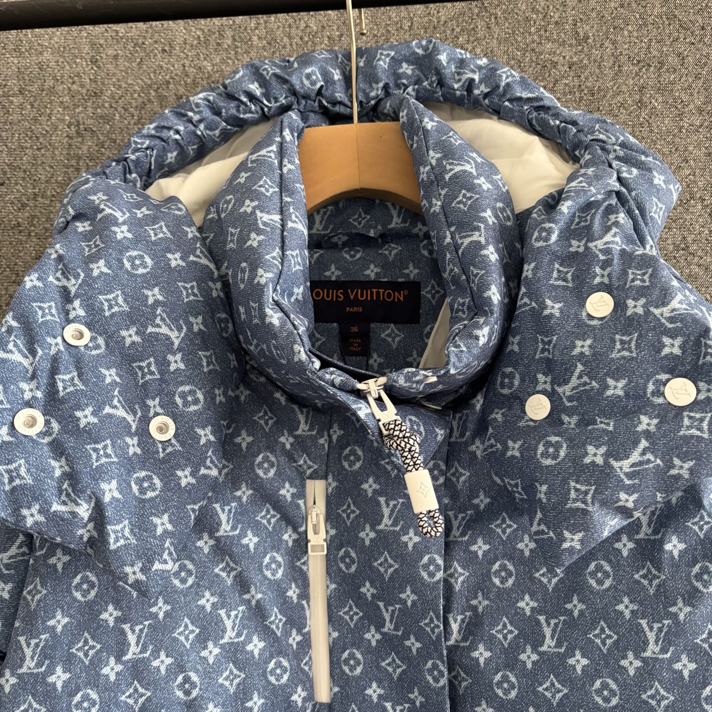 Louis Vuitton Female Down Jacket White Duck Down Hooded S-m-l