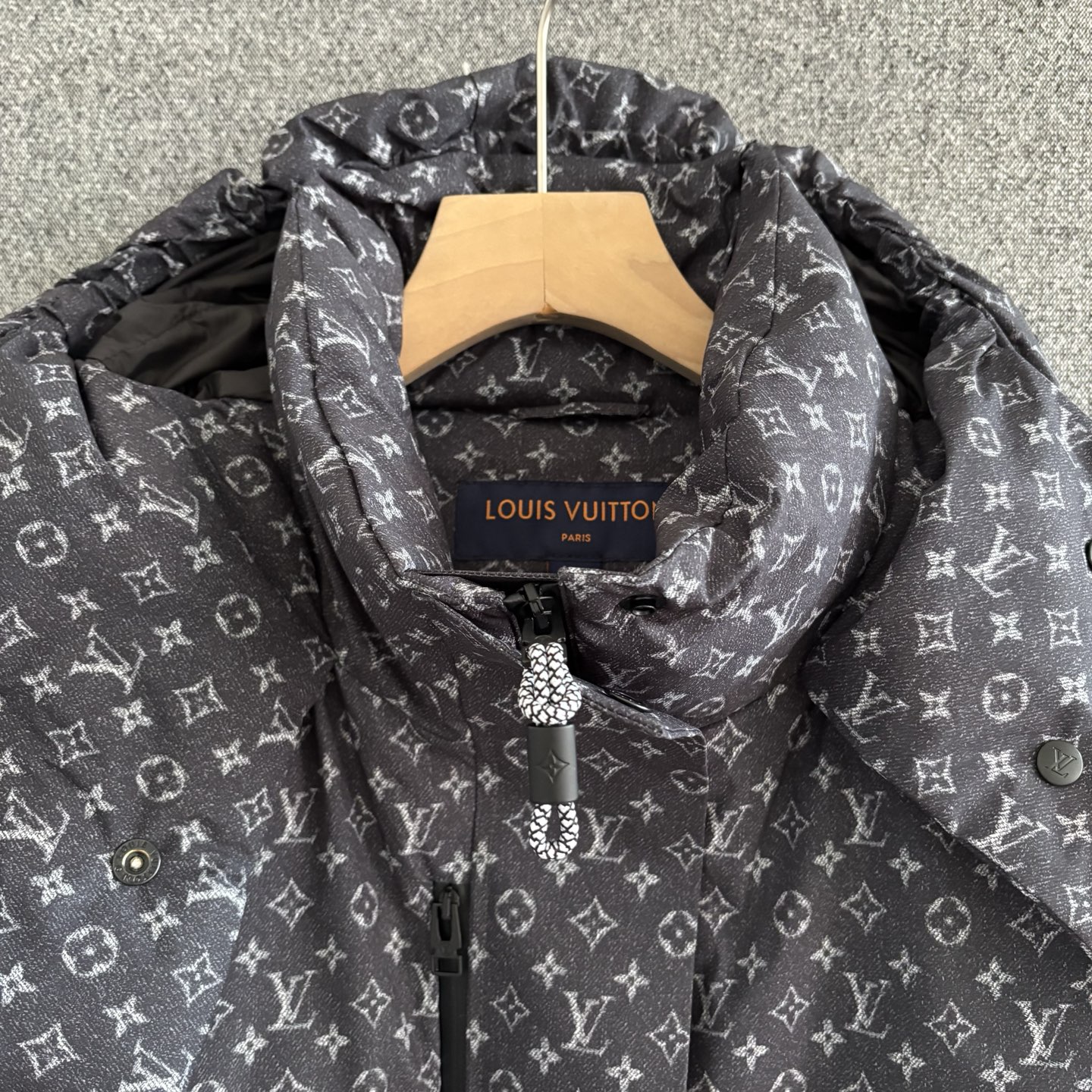 Louis Vuitton Female Down Jacket White Duck Down Hooded S-m-l