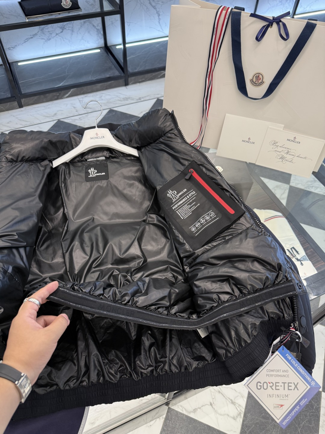 Moncler Jacket M-l
