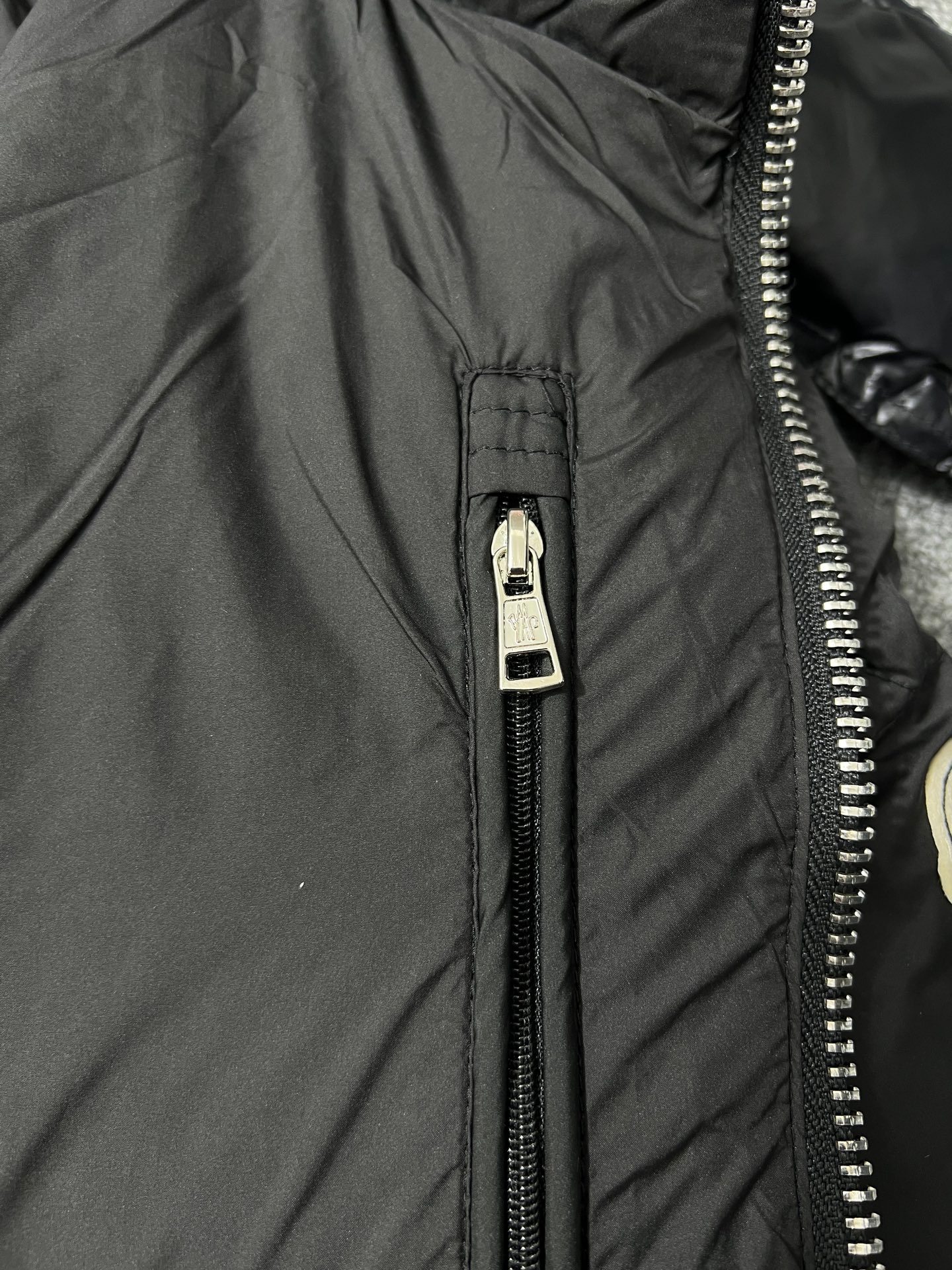 Moncler Couple Down Jacket White Duck Down Black M-l-xl