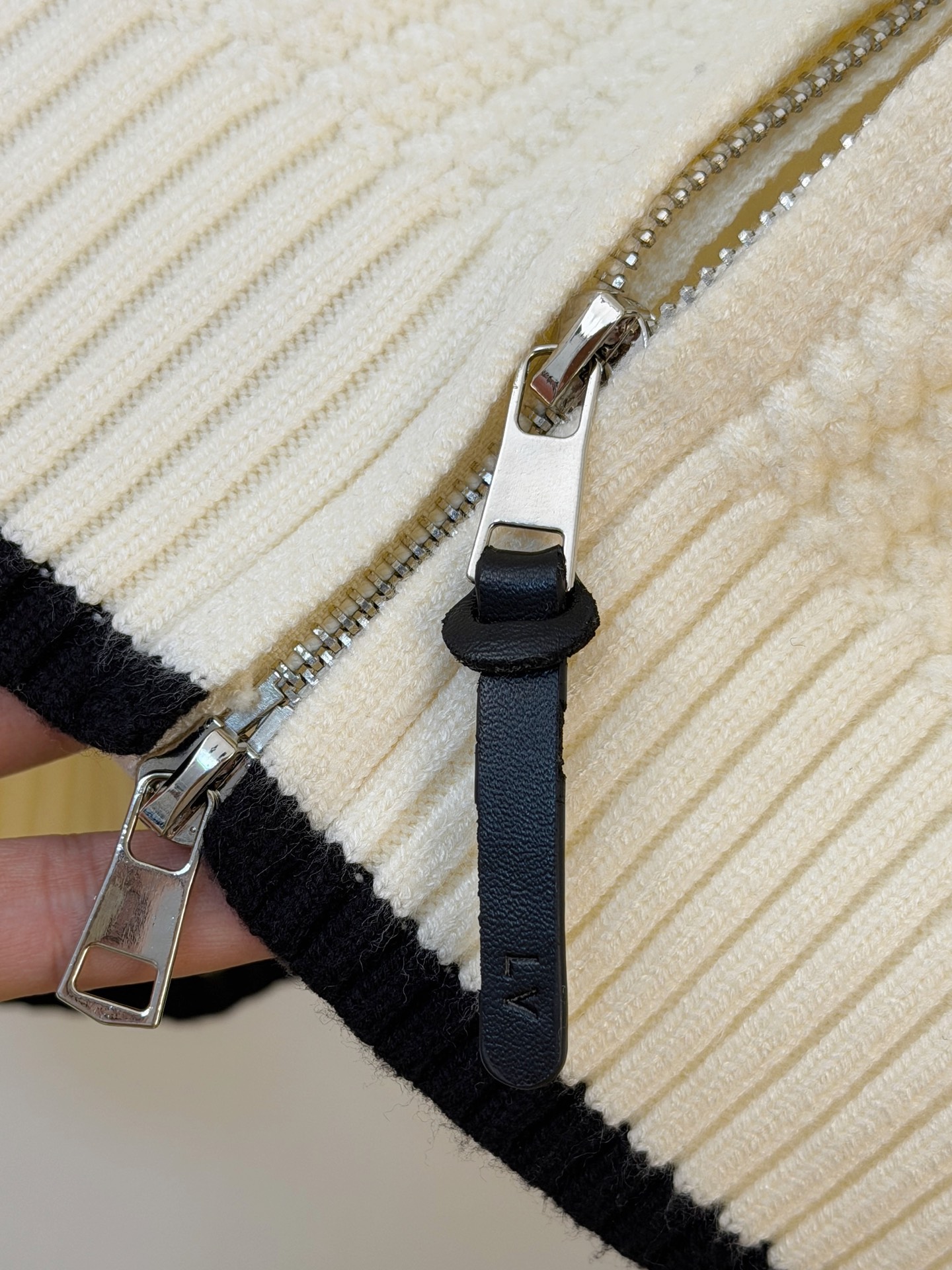 Louis Vuitton Basic Clothing Wool M-l-xl
