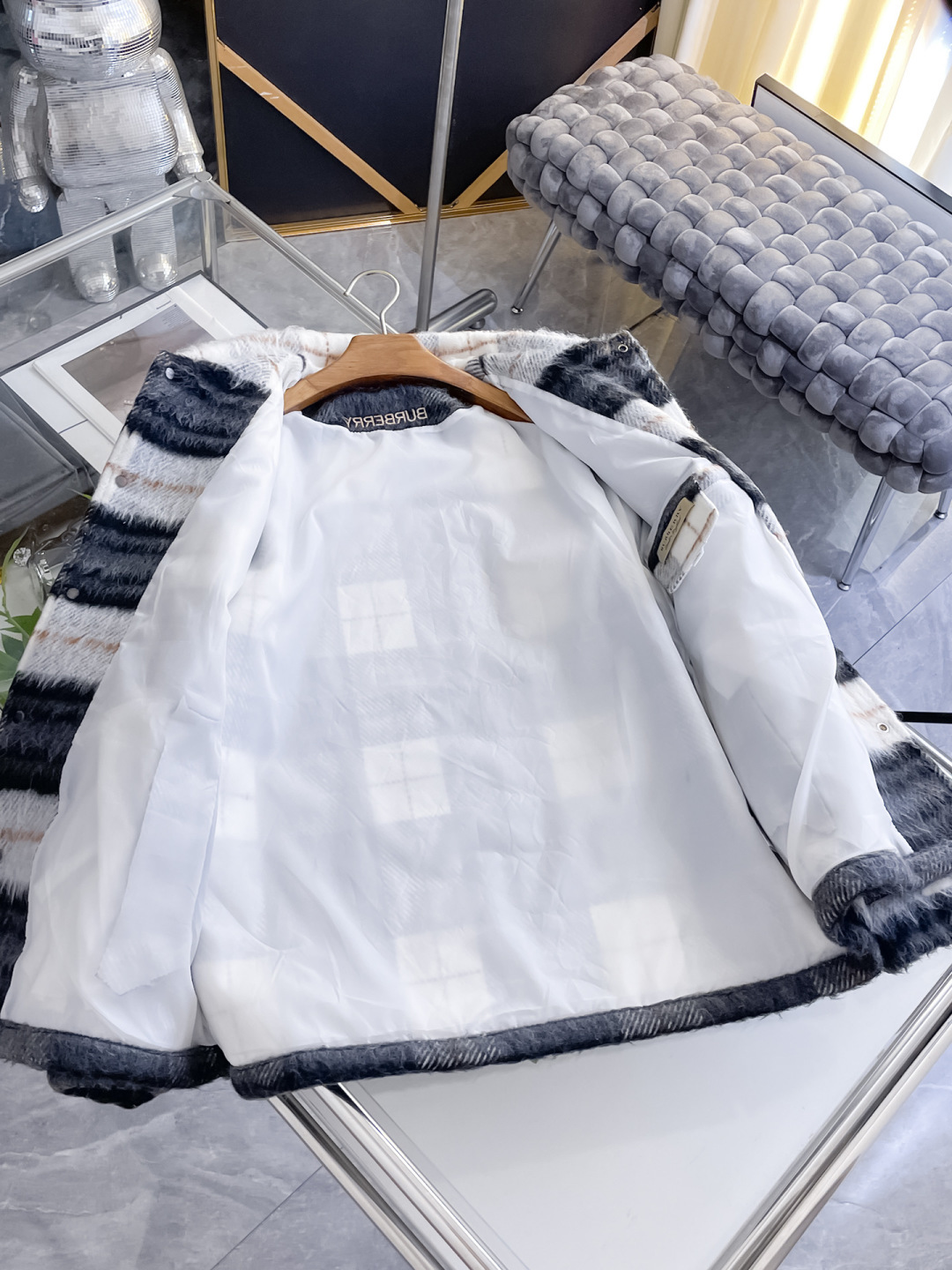 Burberry Basic Clothing Knitted M-xl-175130