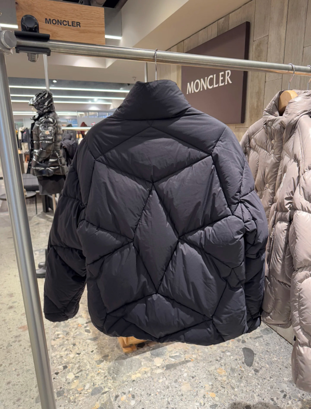 Moncler Down Jacket M-l
